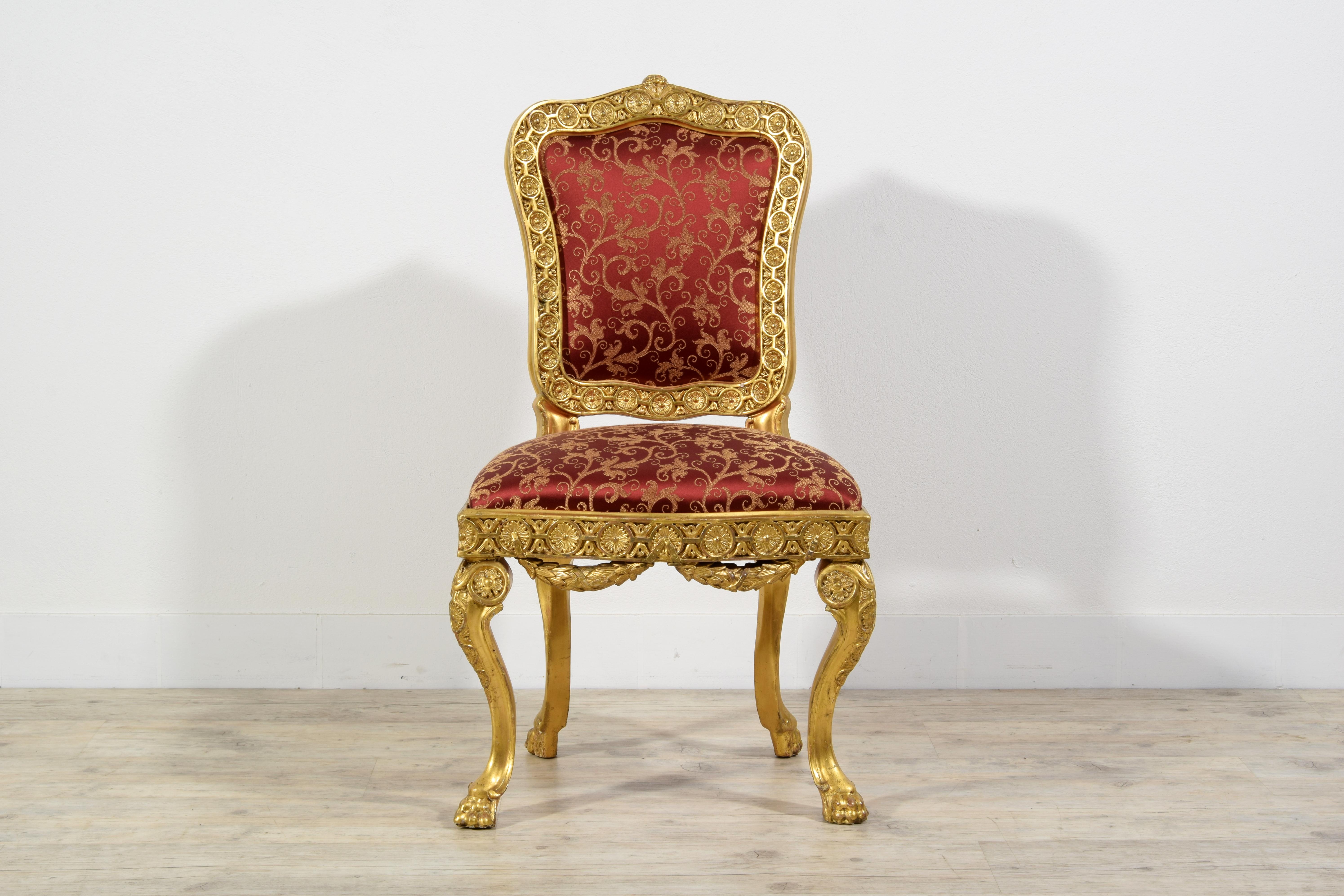 Quatre chaises baroques italiennes en bois doré sculpté du XVIIIe siècle  en vente 14