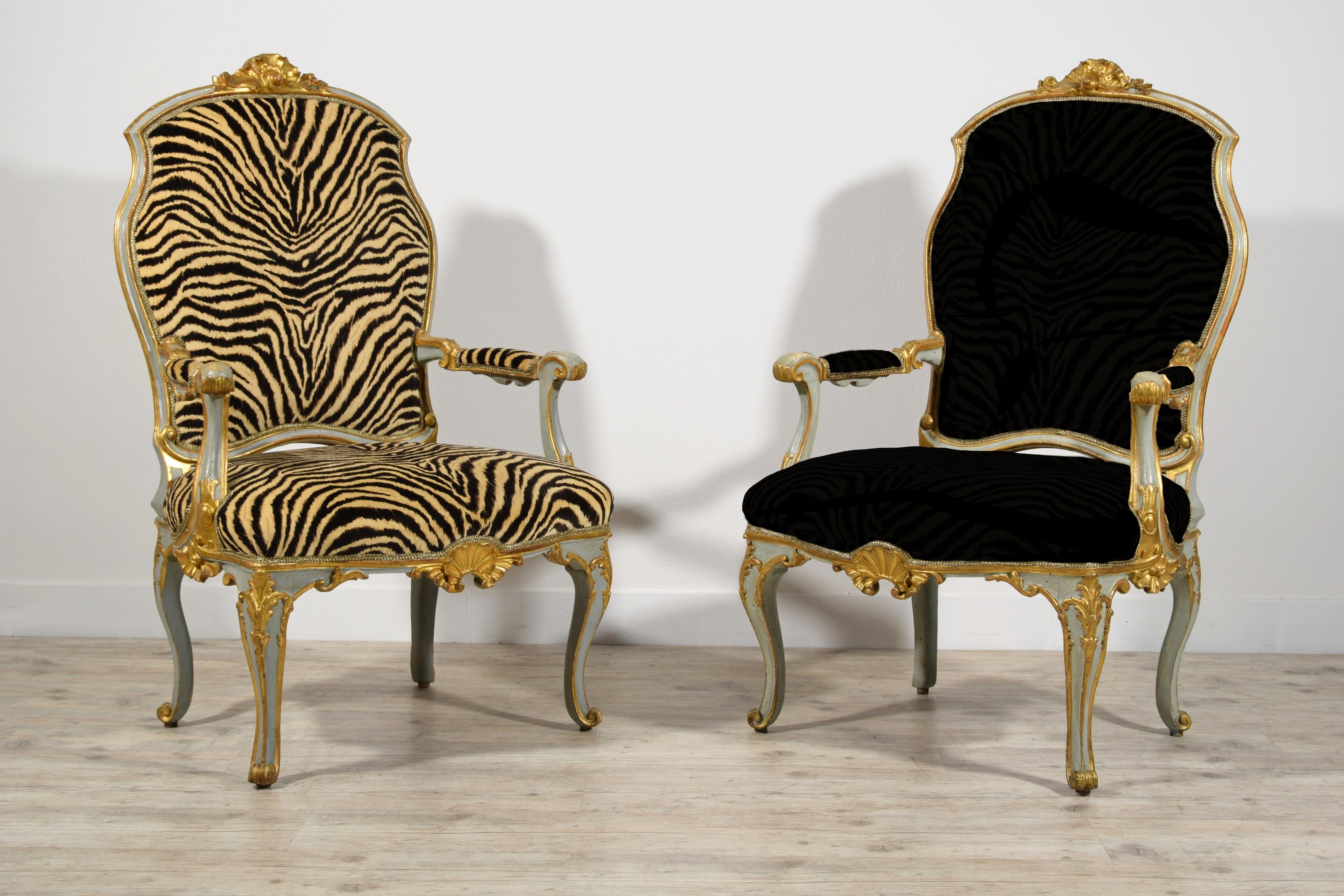 18th Century, Four Italian Large Lacquered Giltwood Armchairs For Sale 14