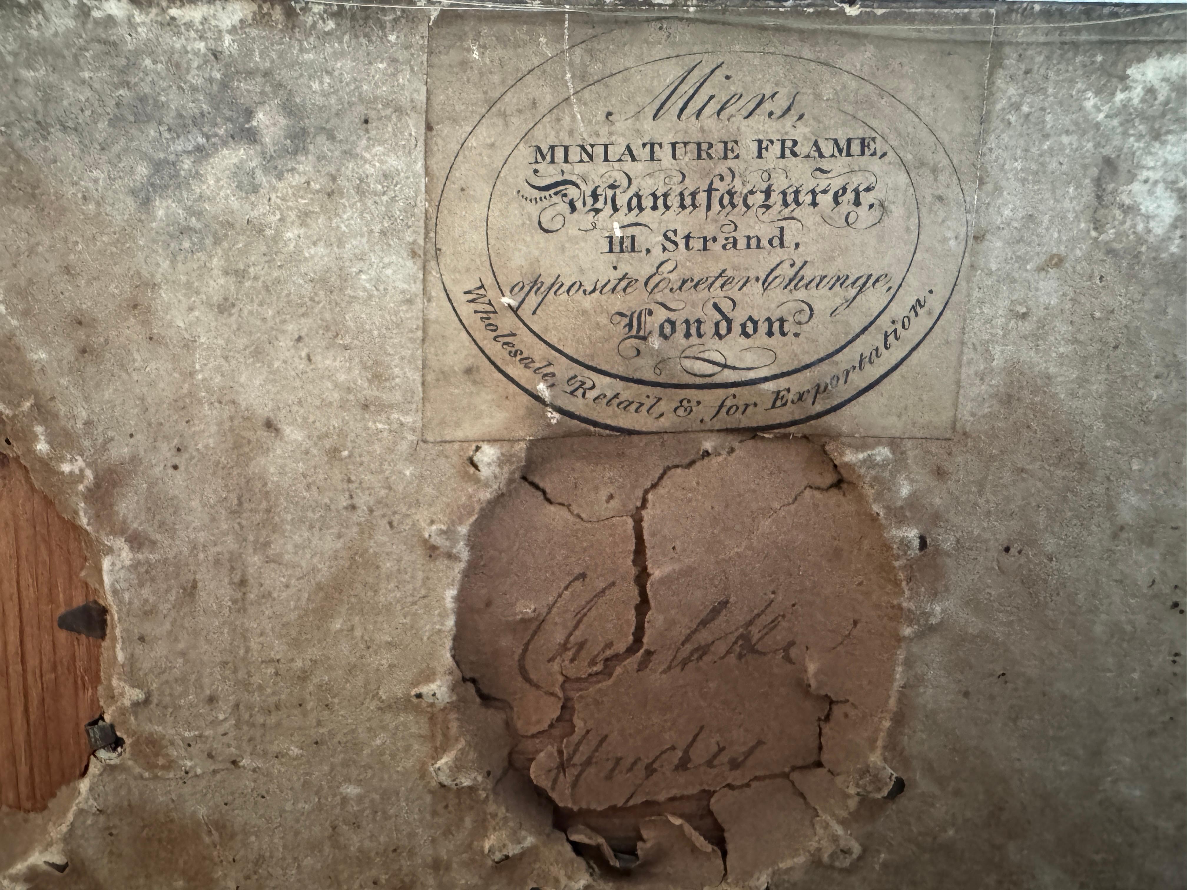 Gerahmter Satz von drei Plumbago-Porträtminiaturen aus dem 18. (18. Jahrhundert) im Angebot