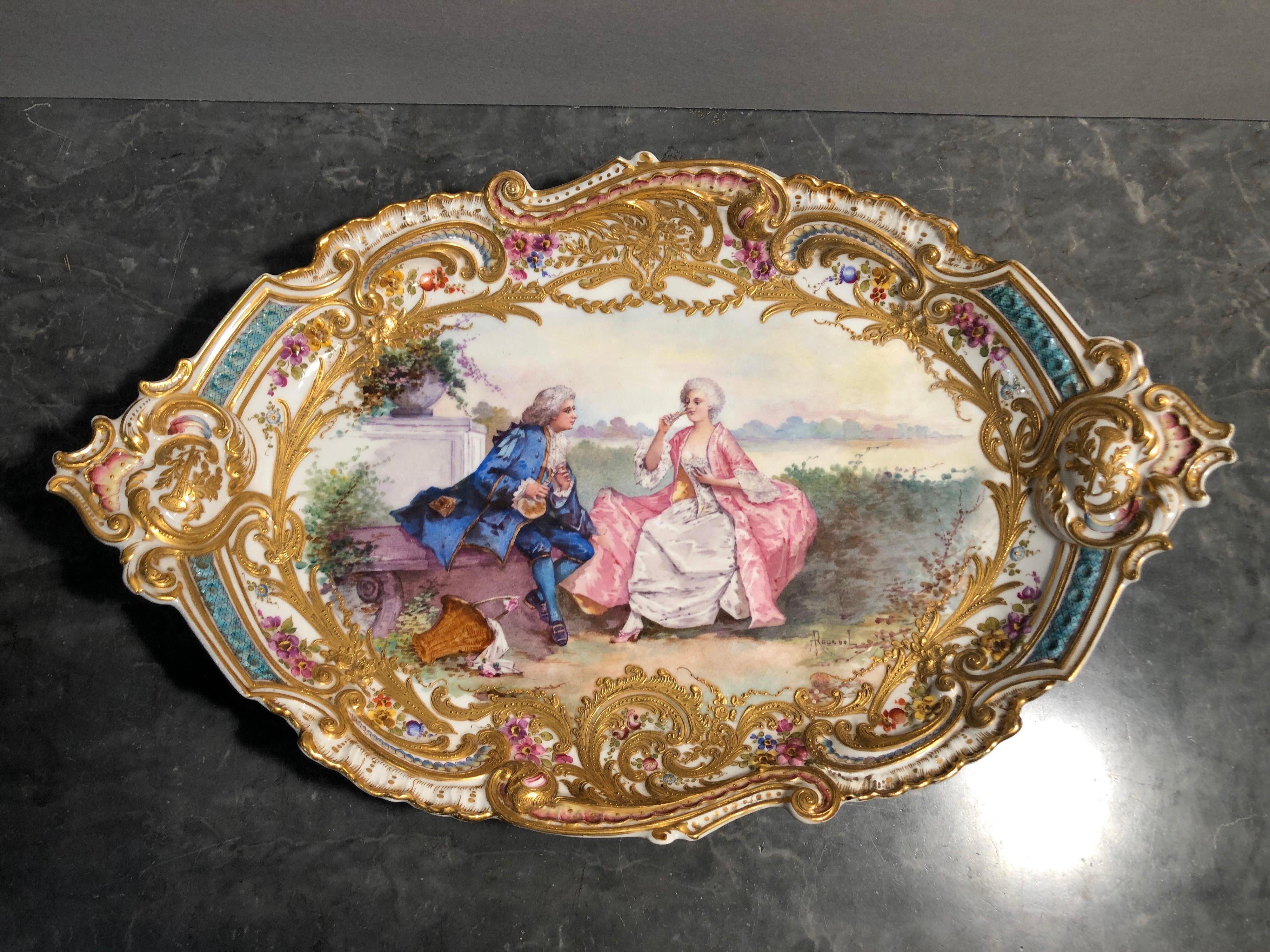 French painted porcelain plate, of incredible beauty, in a state of conservation as new. Sévres 1758, signed lower right, Roussel, active from 1758-1774. Of considerable size and with an internal relief work.
