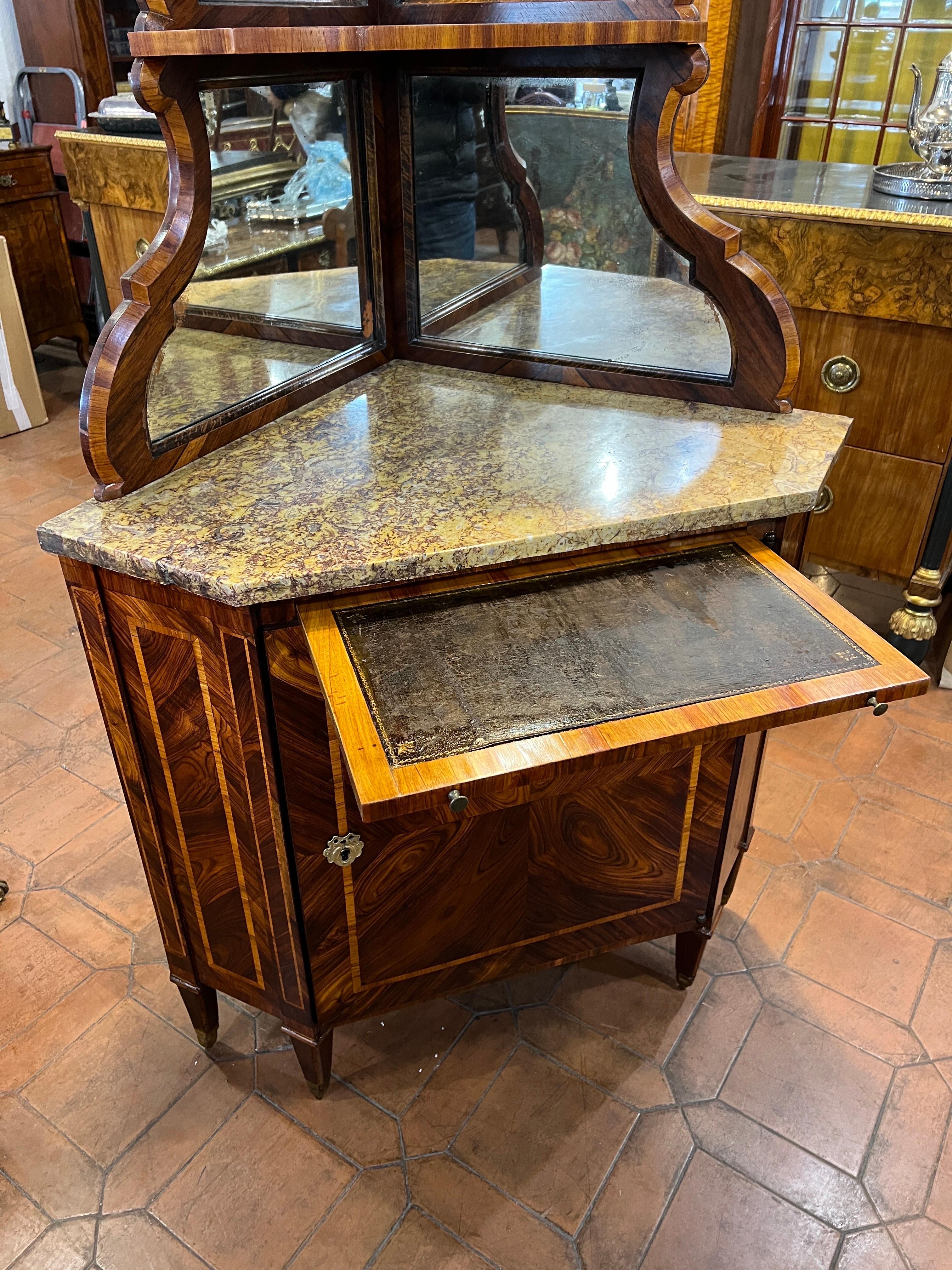 18th Century France Louis XVI Kingwood Cabinet Inlay with Marble Top 1700 In Good Condition For Sale In Roma, RM