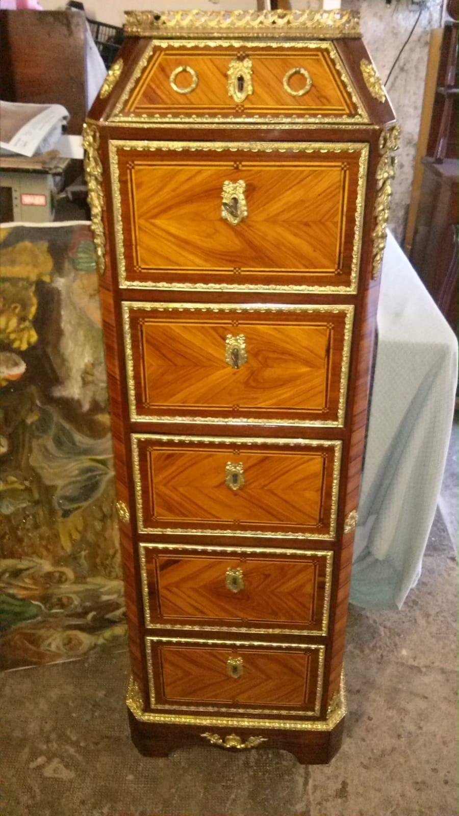 18th Century France Wood Louis XVI Rosewood Kingwood Chest of Drawers, 1780s In Good Condition In Roma, RM