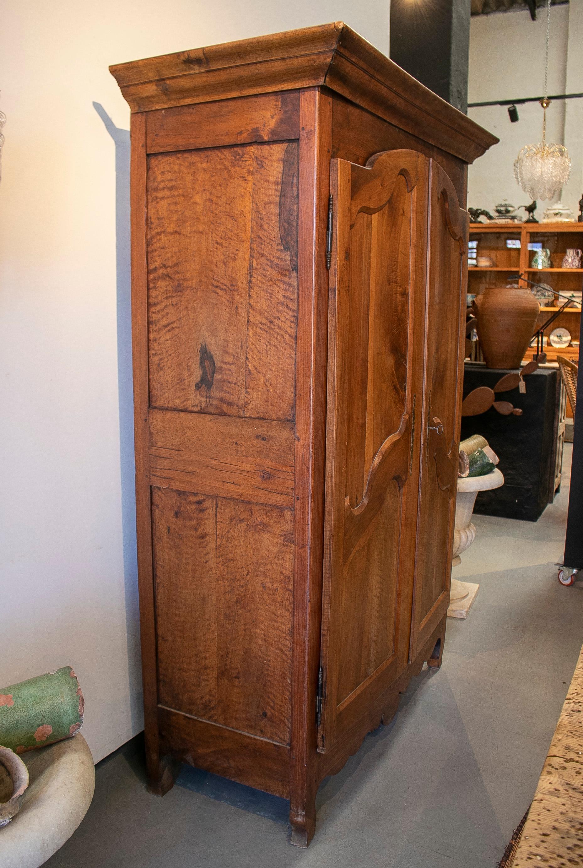 18th Century French 2-Door Wooden Wardrobe w/ Iron Hardware In Good Condition In Marbella, ES