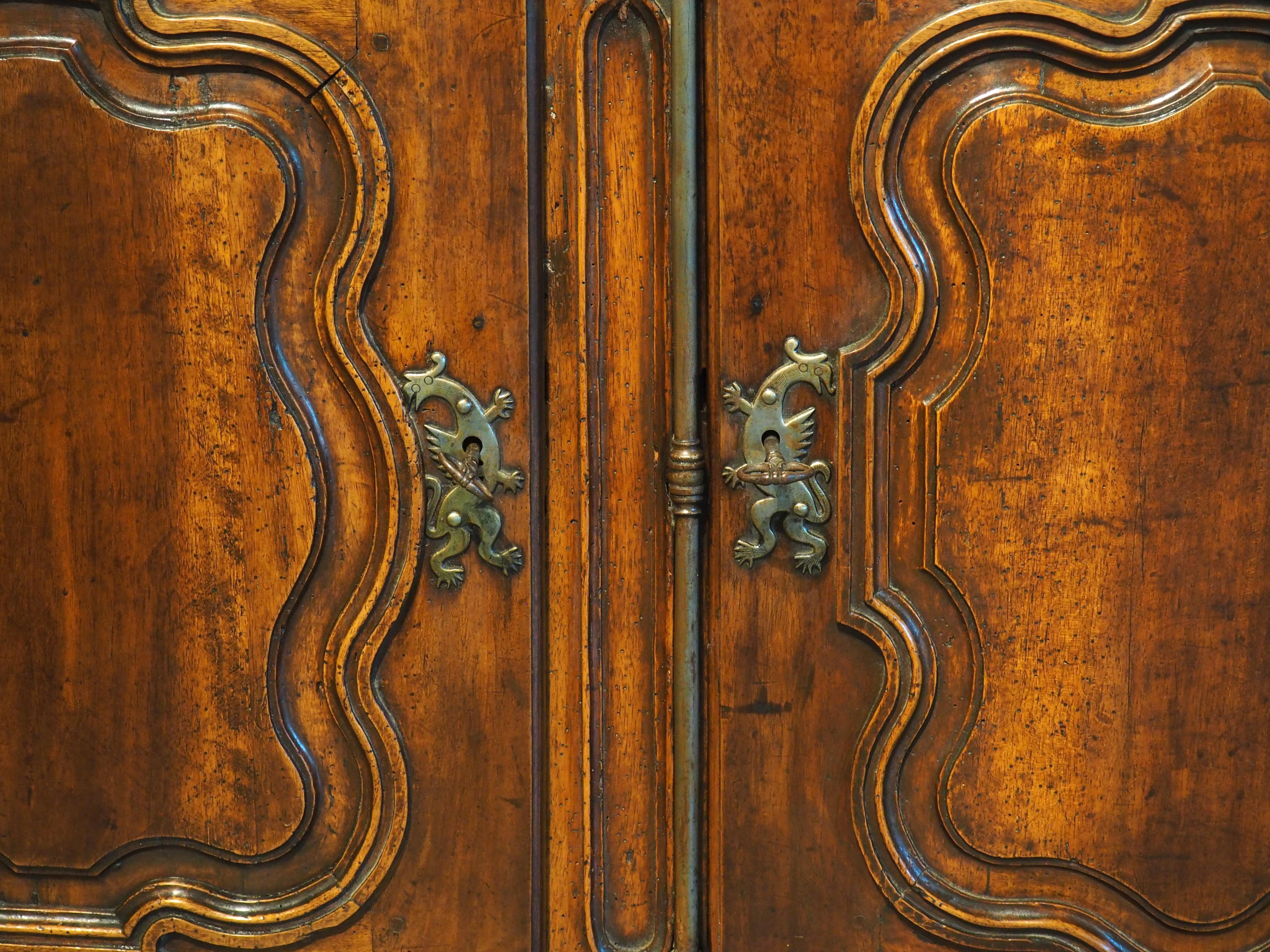 18th Century French 3-Door Walnut Carved Louis XV Enfilade In Good Condition In Dallas, TX