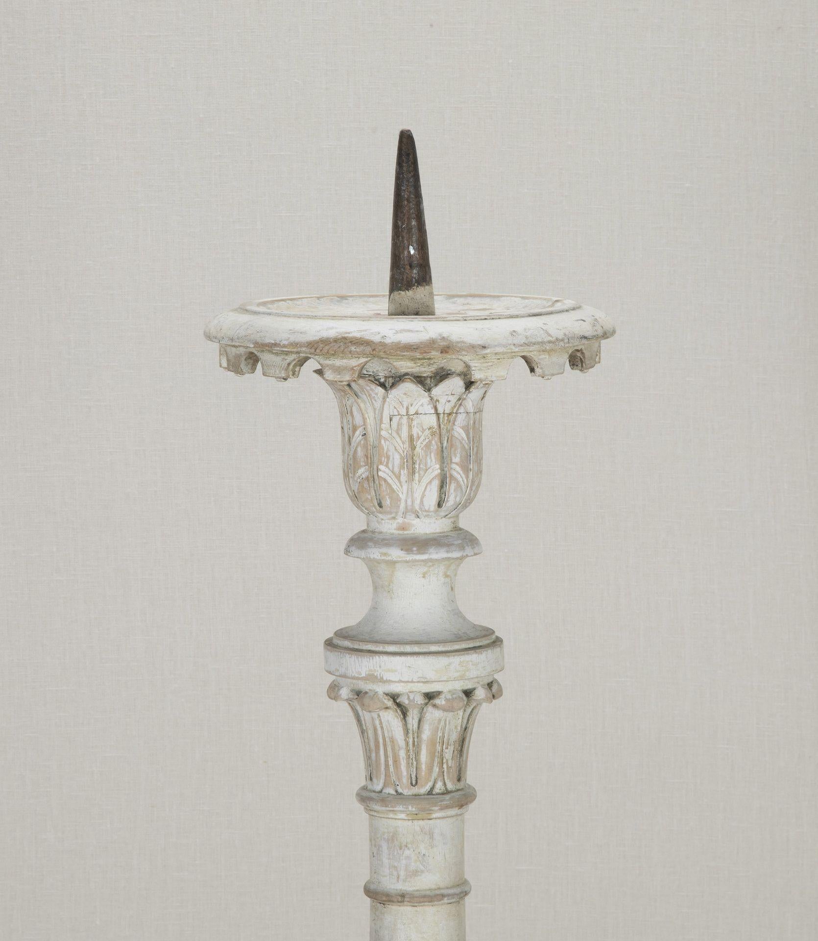 Candeliere da altare francese del XVIII secolo In condizioni buone in vendita a Gloucestershire, GB