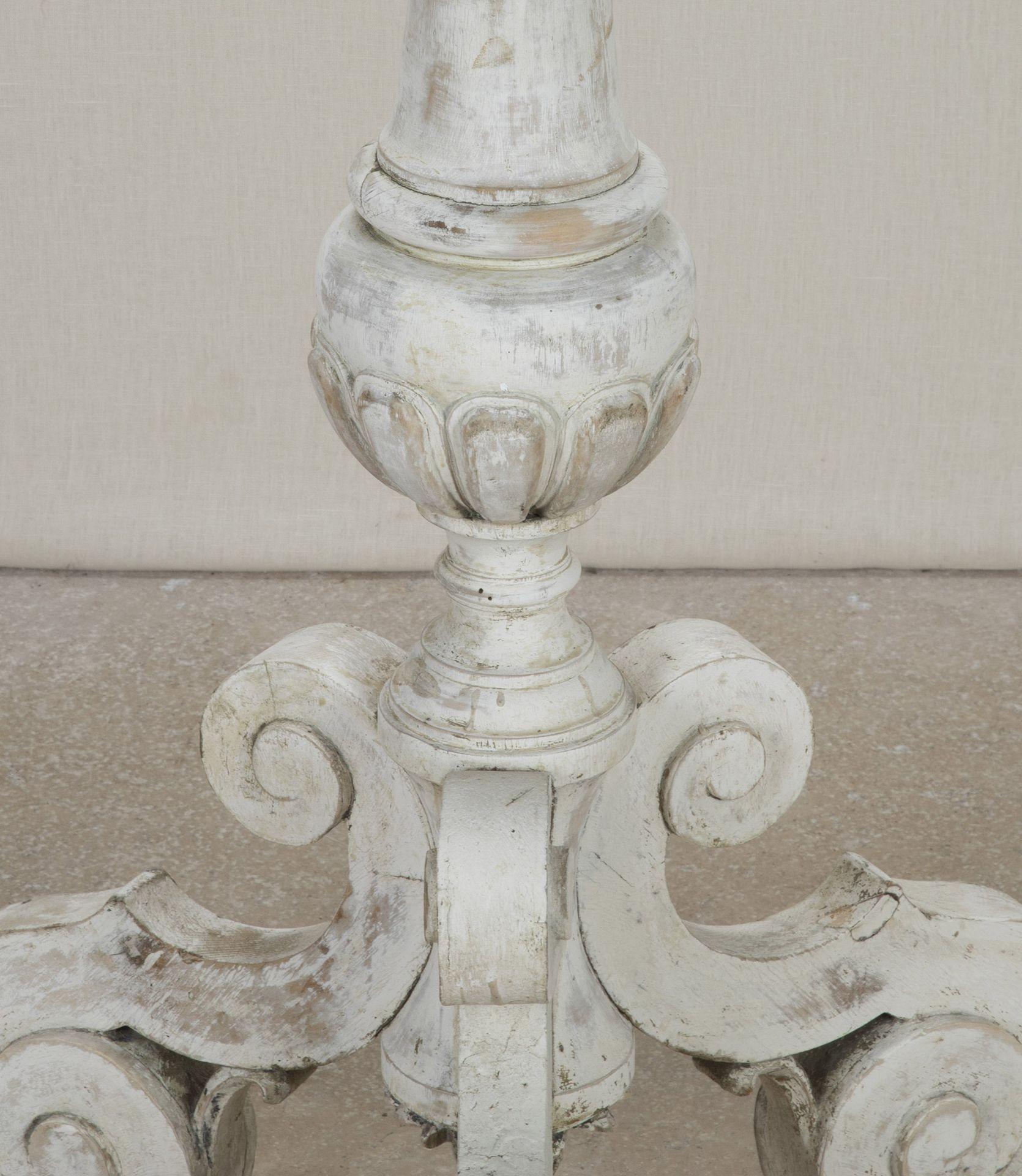 Candeliere da altare francese del XVIII secolo in vendita 2