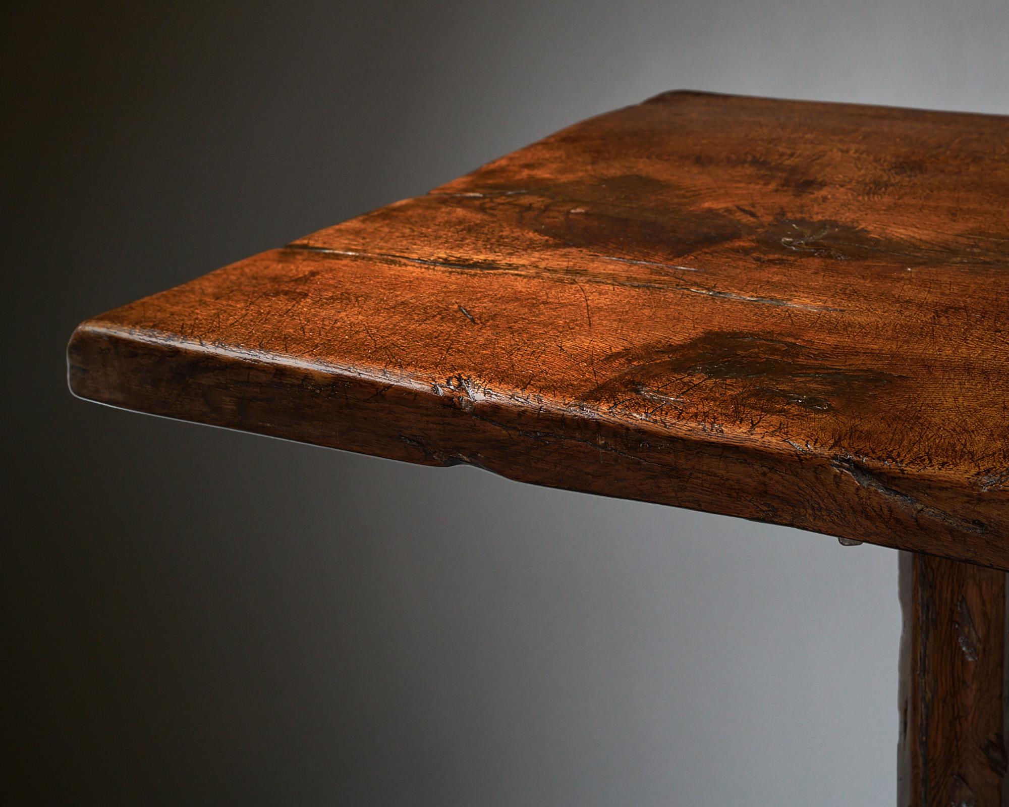 Table de ferme Antique French du 18ème siècle en vente 2