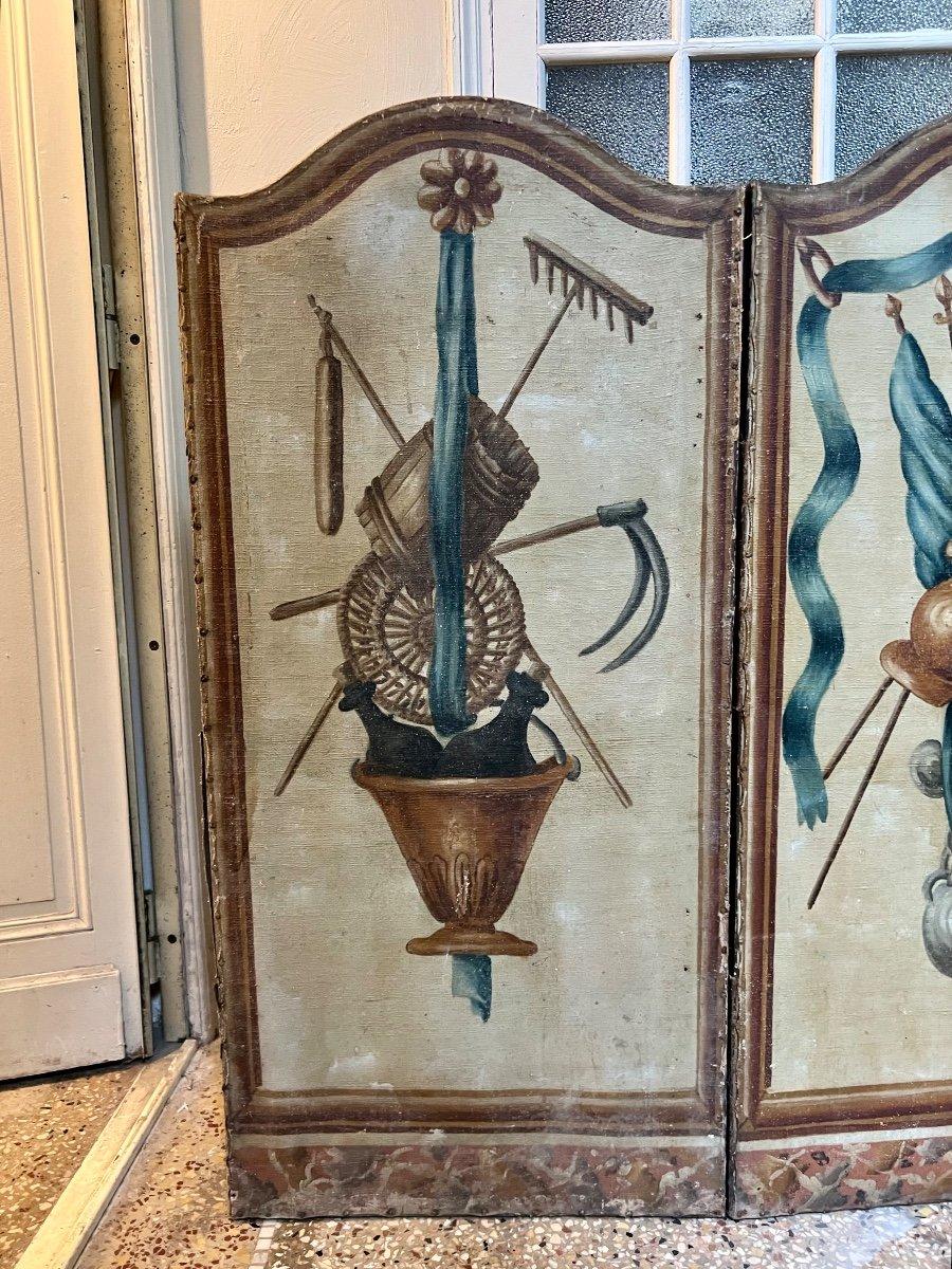 Antiker französischer Paravent-Raumteiler aus dem 18. Jahrhundert mit drei Blättern im Zustand „Gut“ im Angebot in NICE, FR