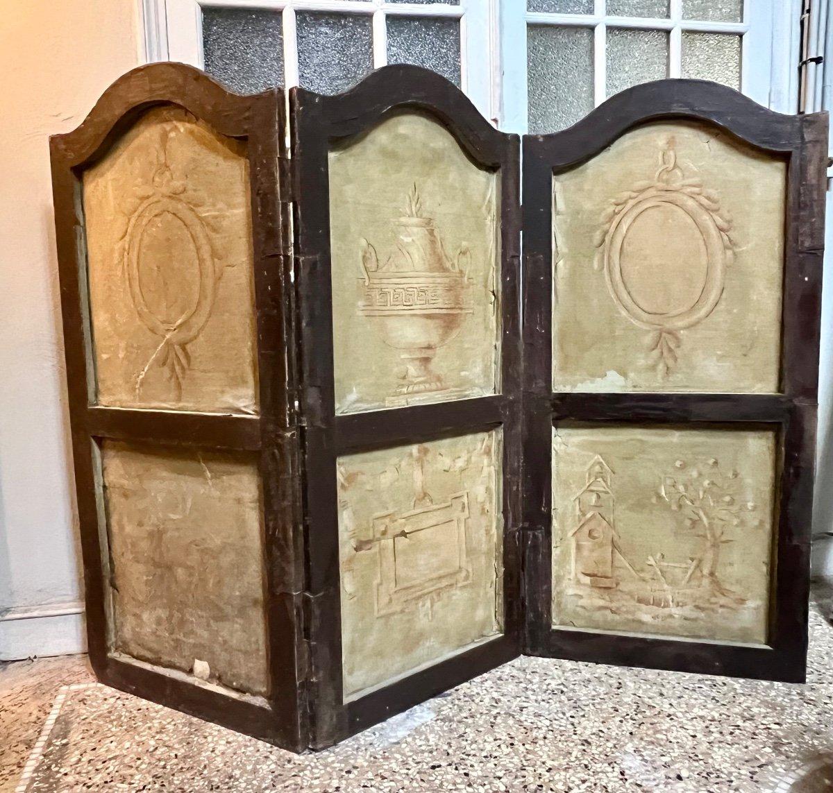 Antiker französischer Paravent-Raumteiler aus dem 18. Jahrhundert mit drei Blättern (18. Jahrhundert und früher) im Angebot
