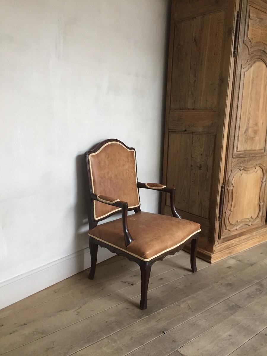 18th Century French Armchair Leather and Walnut For Sale 4