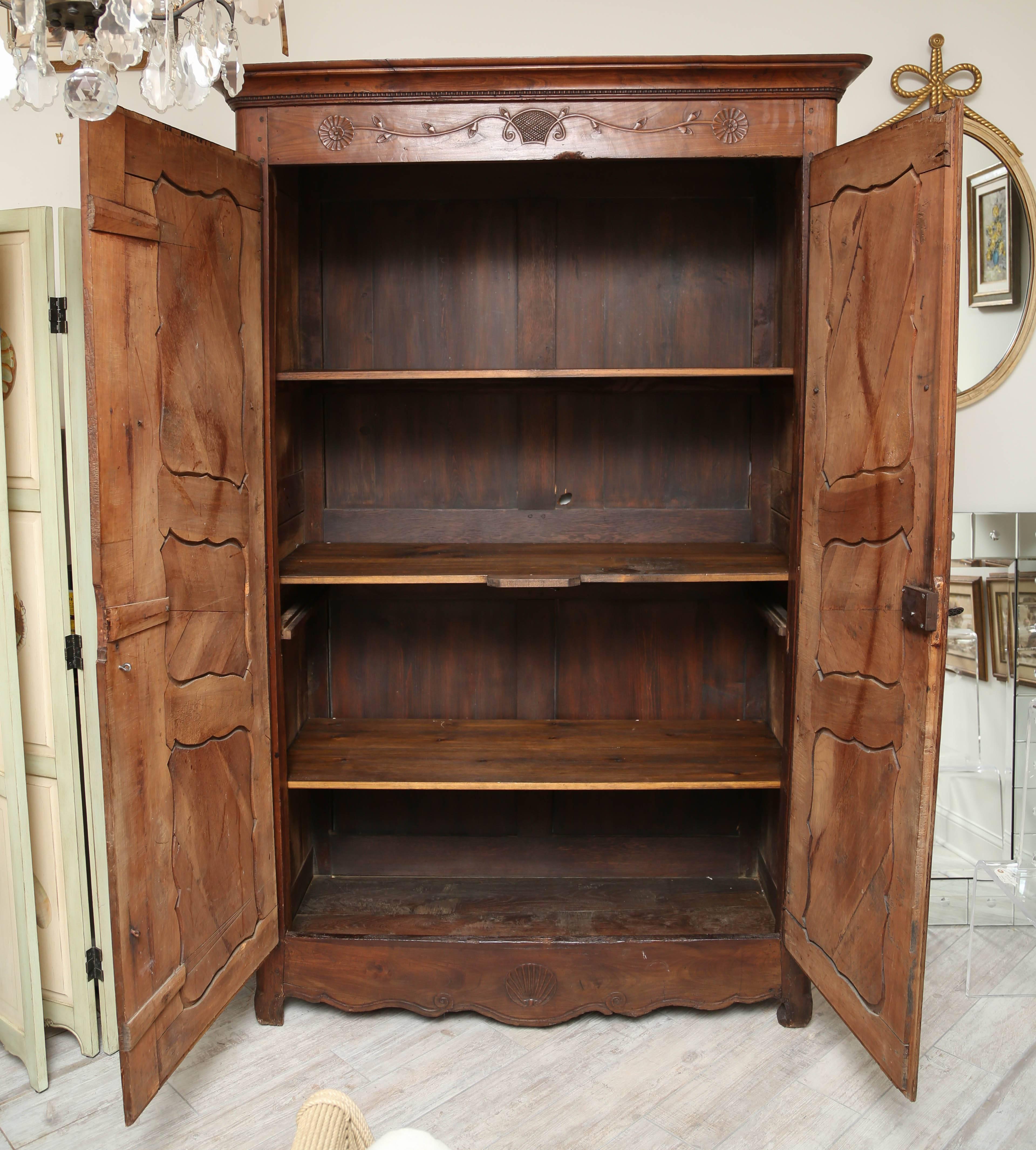 18th Century French Armoire / Linen Press For Sale 3