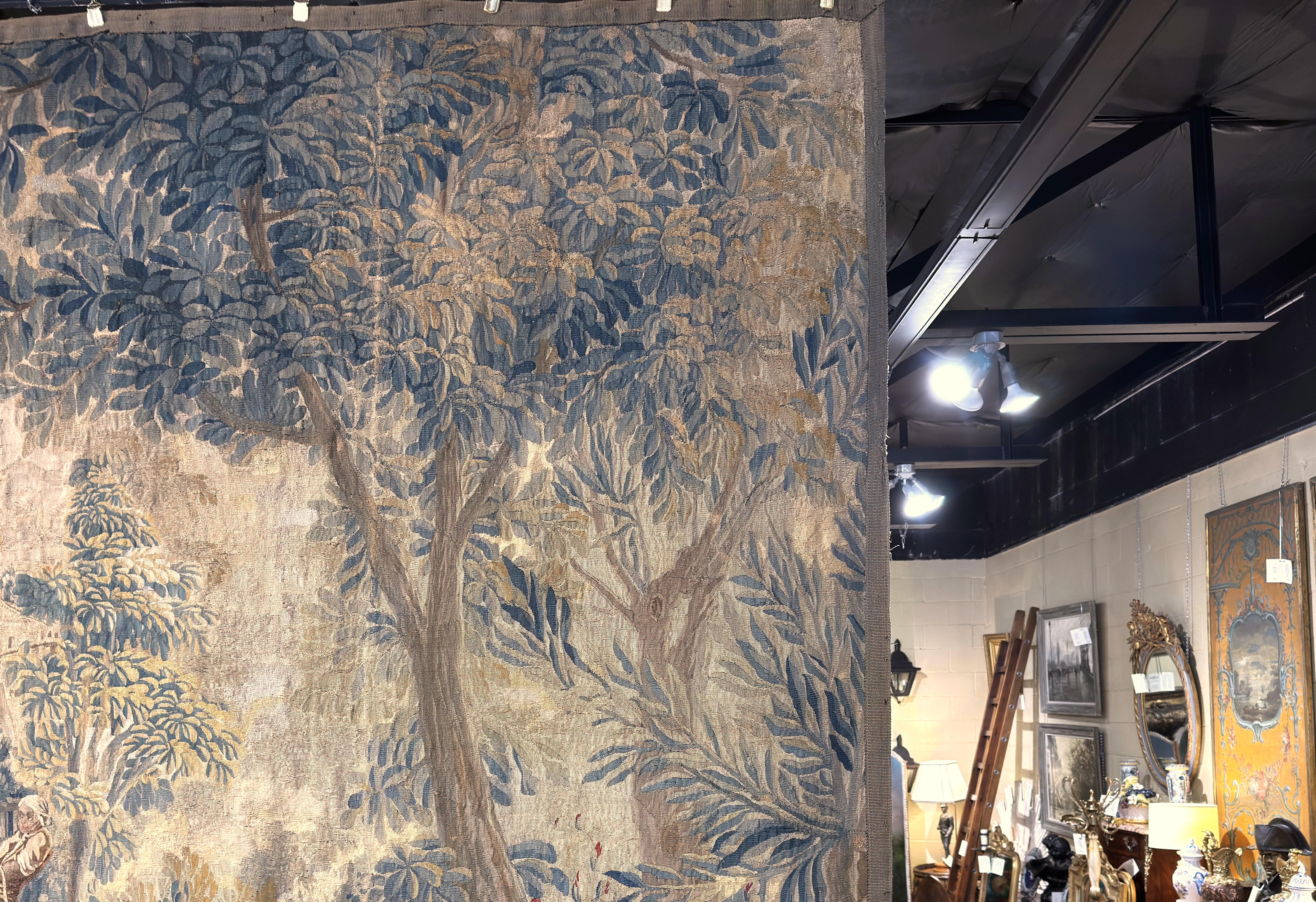 Französischer Aubusson-Wandteppich des 18. Jahrhunderts mit Fischern, Grünzeug und Schloss (Handgewebt) im Angebot