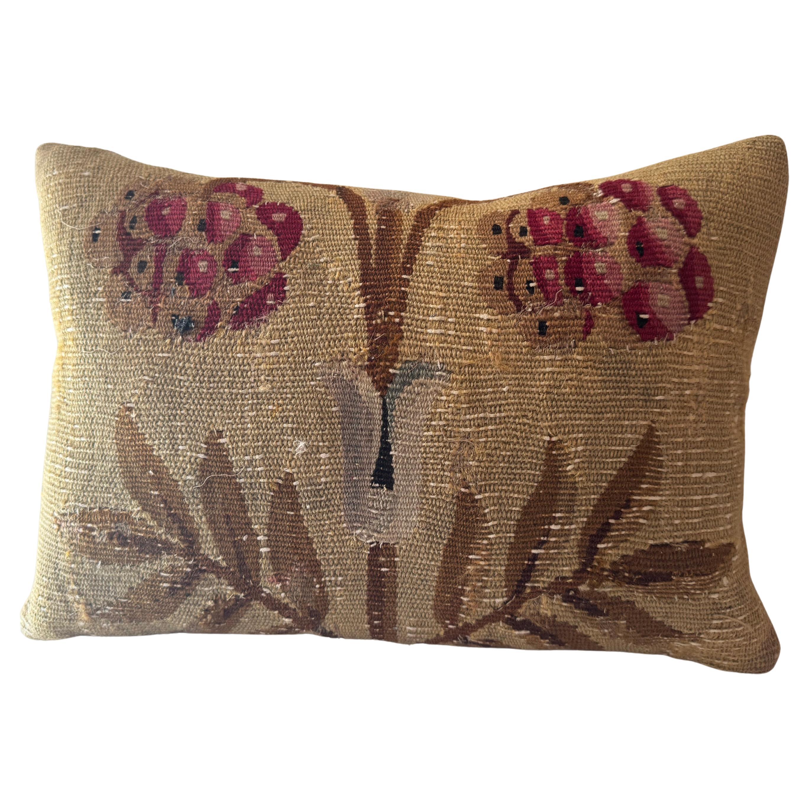 18th Century French Aubusson Pillow en vente