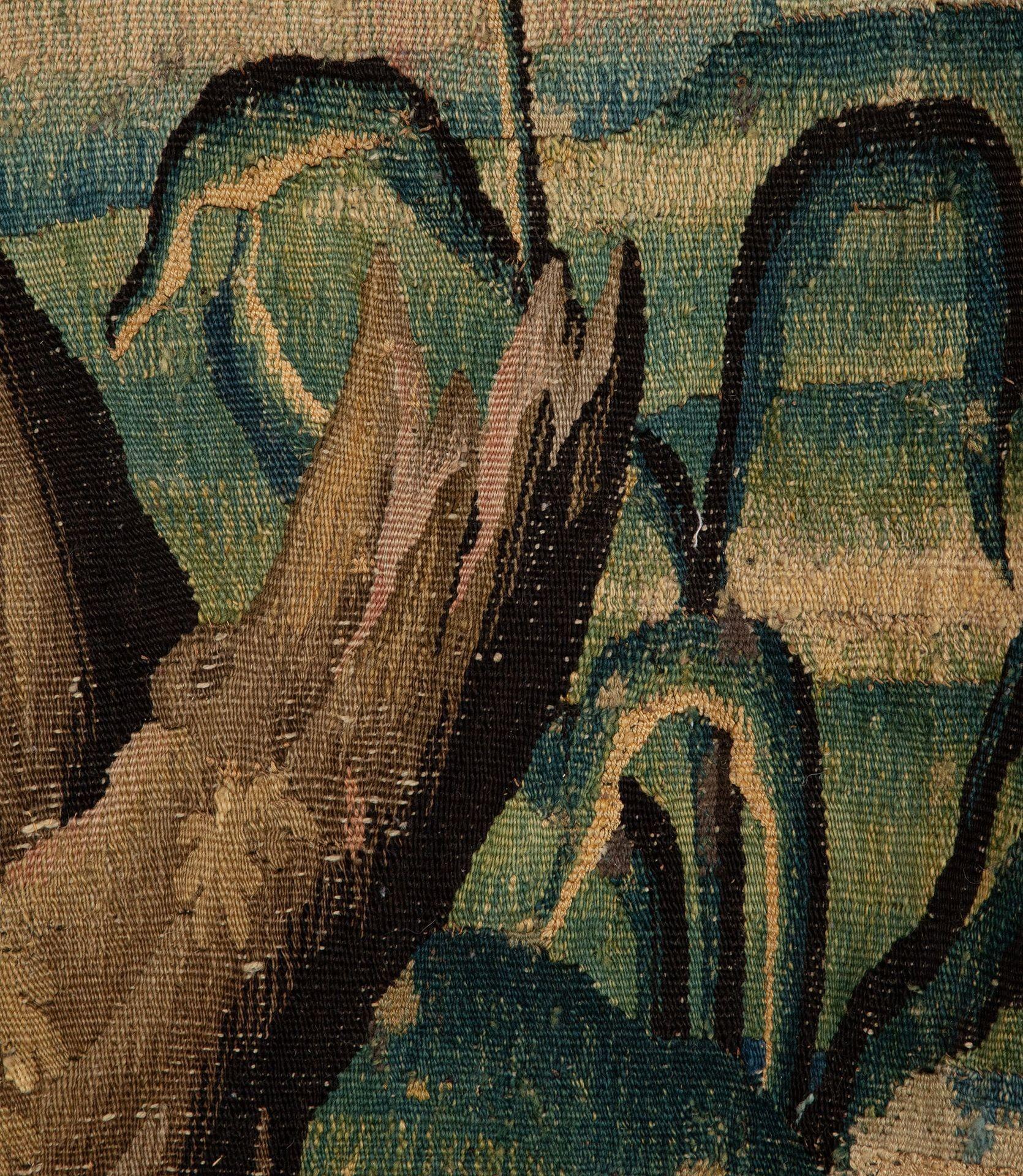 Ein großer französischer Aubusson-Wirbelteppich aus dem 18.
Viel üppiges, grünes Laub rahmt den Blick auf die Burgruine ein.
Der Wandteppich ist in gutem Zustand, alle Bordüren sind intakt. Er wurde leicht restauriert.
CIRCA 1780.