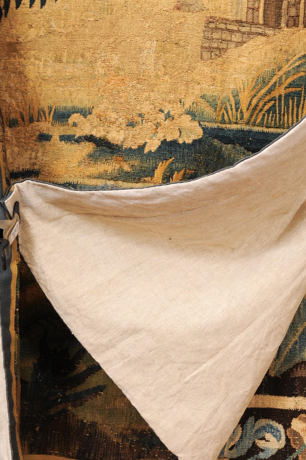 Arazzo Aubusson francese del XVIII secolo con palme e scena di castello in vendita 7