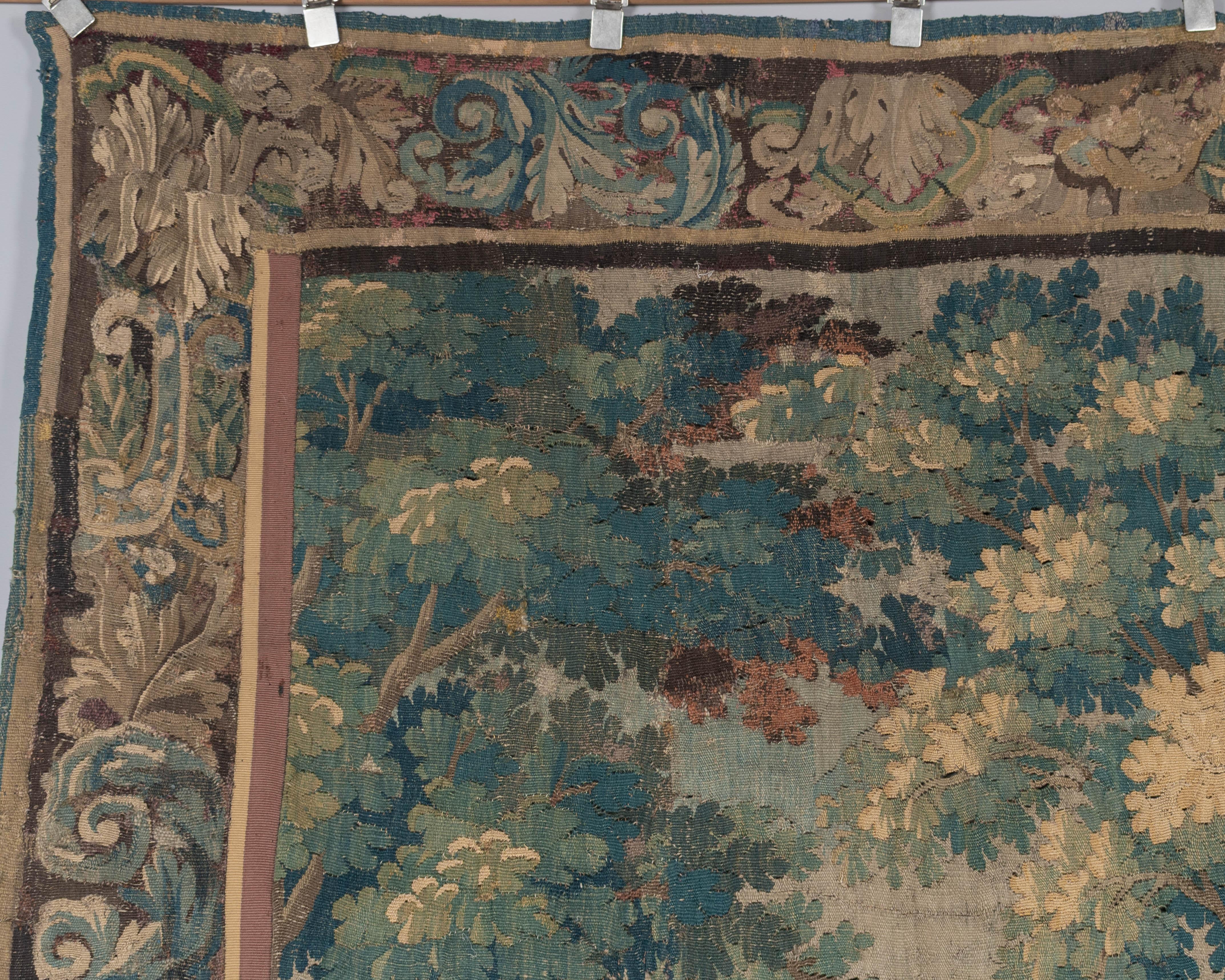 Französischer Aubusson Verdure-Wandteppich aus dem 18. Jahrhundert (18. Jahrhundert und früher) im Angebot