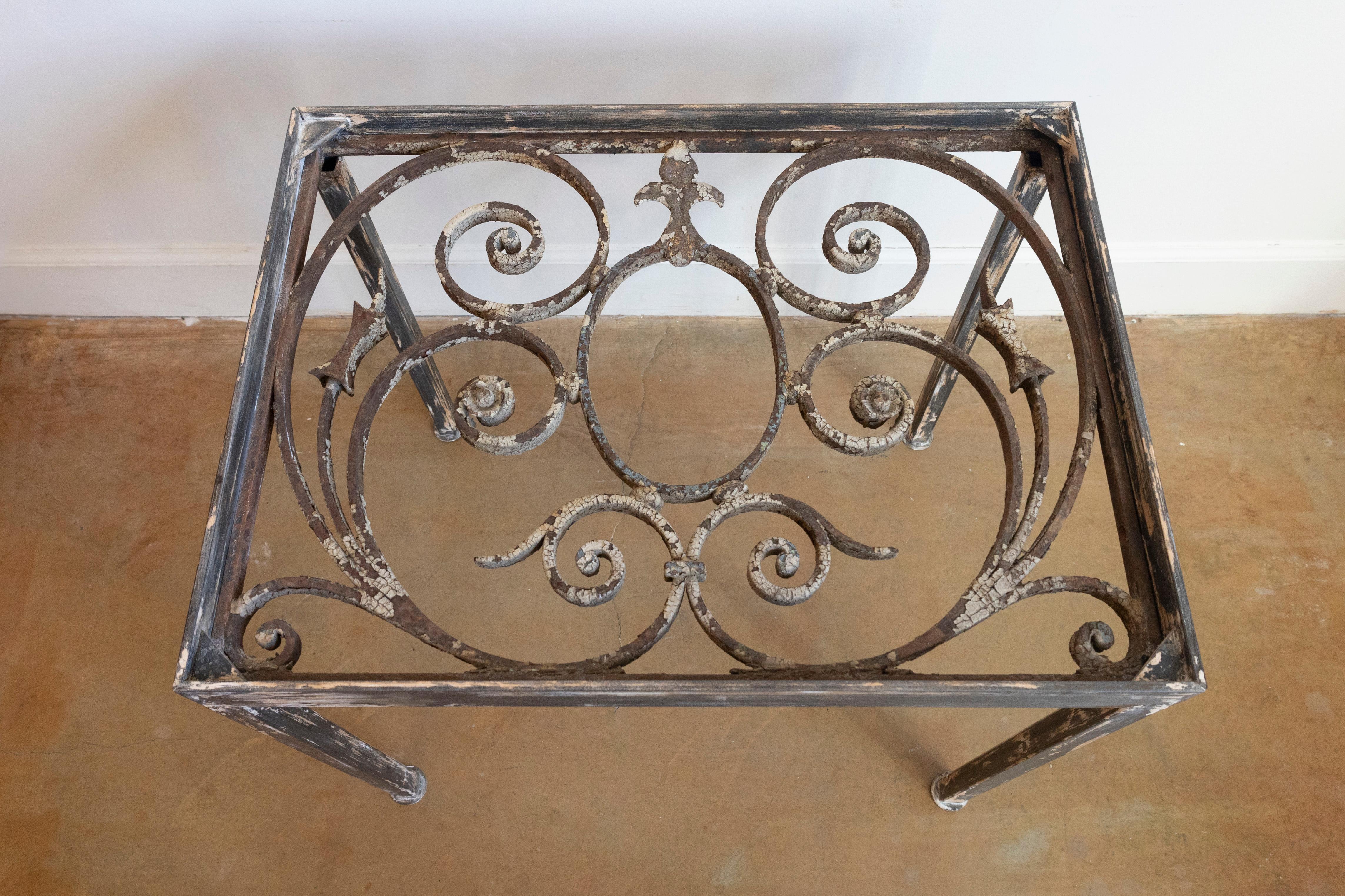 Table basse à élément de balcon française du 18e siècle en vente 2