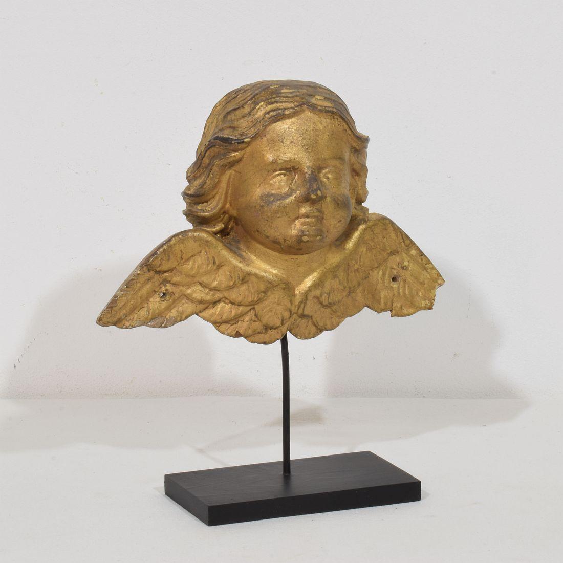 Baroque Tête d'ange en bois doré sculpté du XVIIIe siècle, de style baroque français en vente