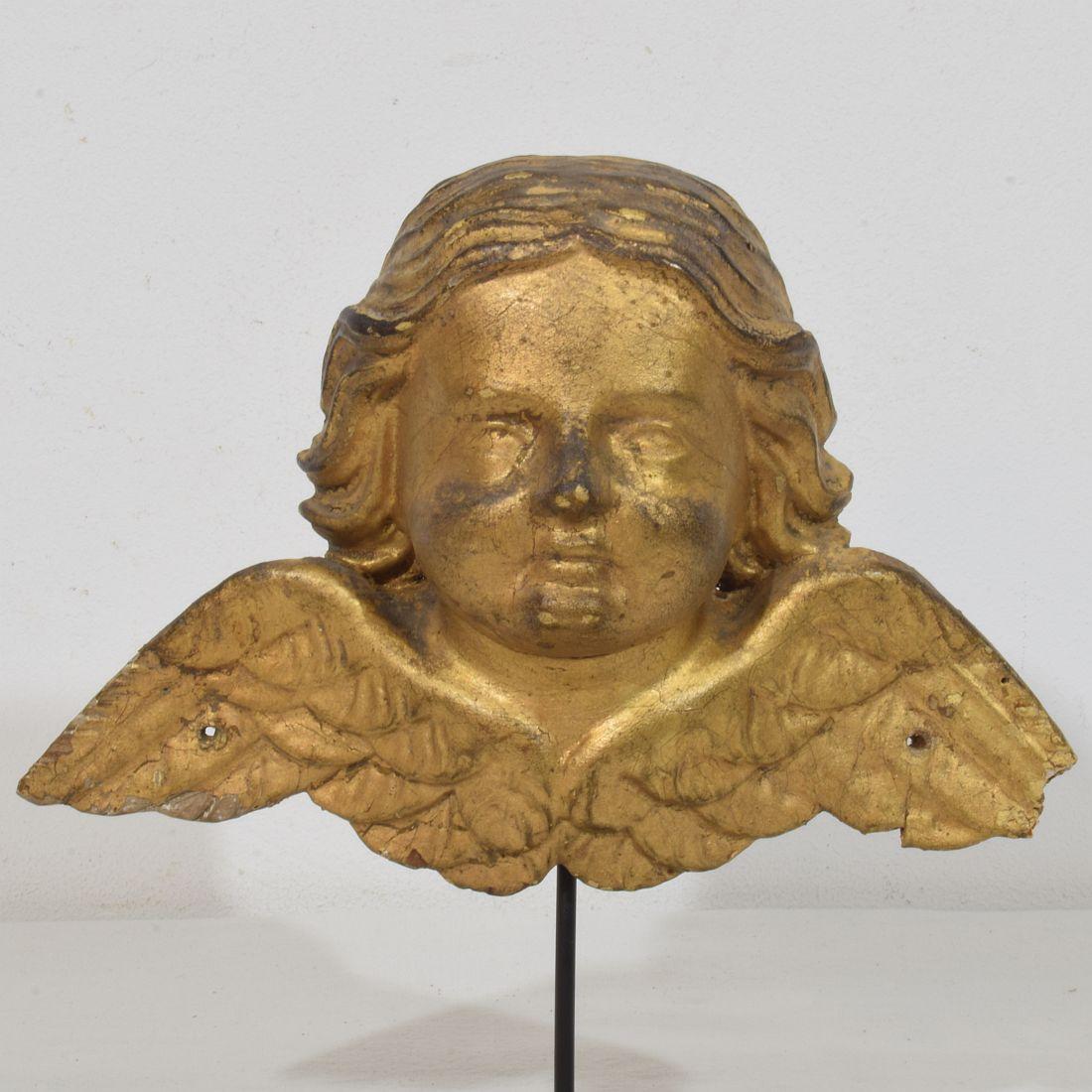 XVIIIe siècle et antérieur Tête d'ange en bois doré sculpté du XVIIIe siècle, de style baroque français en vente