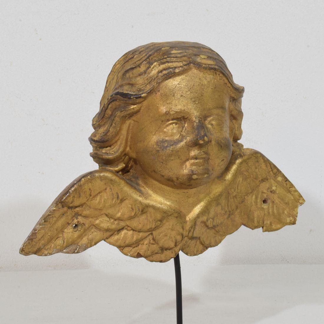 Tête d'ange en bois doré sculpté du XVIIIe siècle, de style baroque français en vente 1