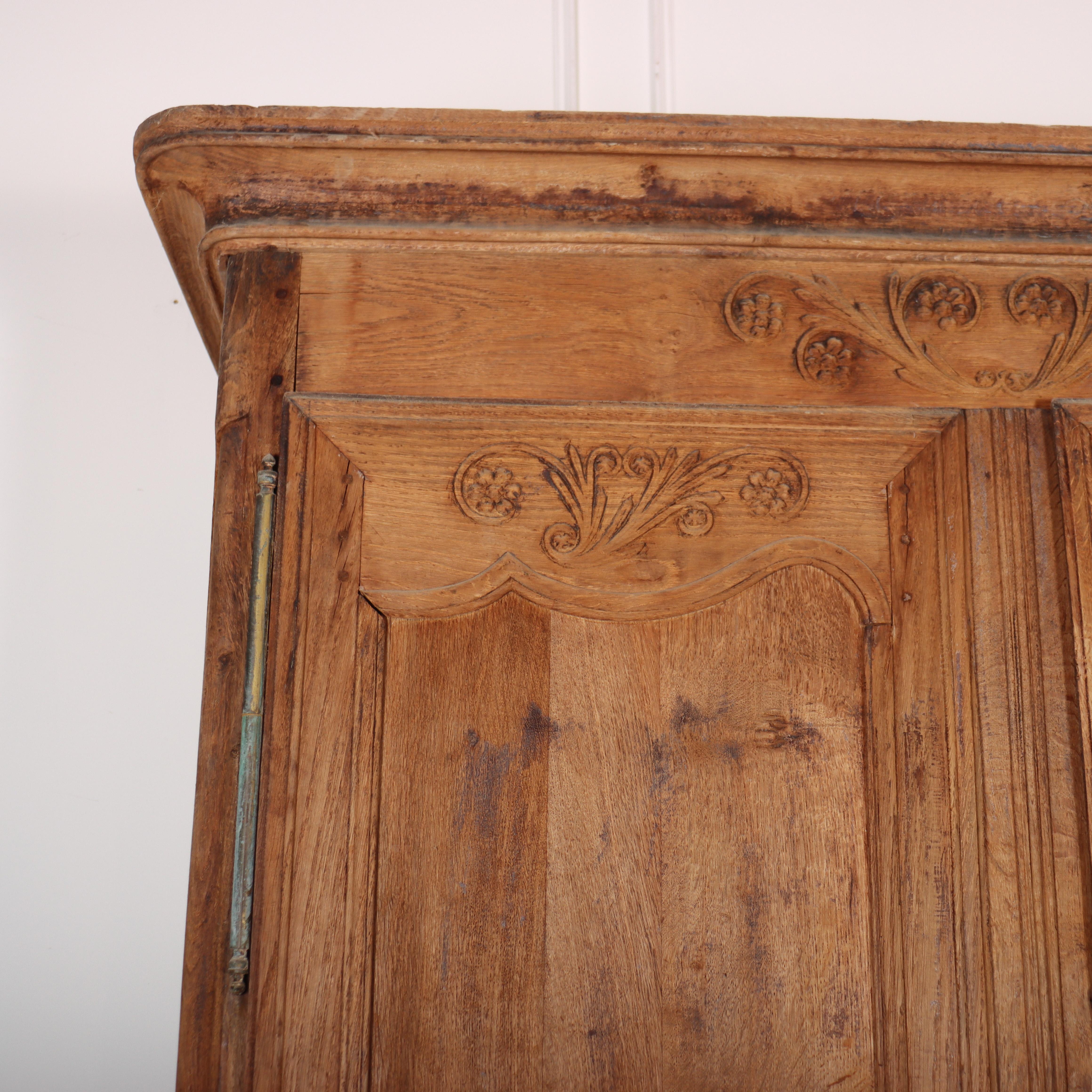 18th Century French Bleached Oak Armoire In Good Condition For Sale In Leamington Spa, Warwickshire