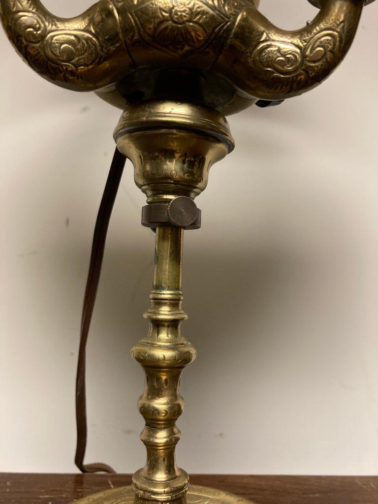Französische Bouillotte-Lampe aus dem 19. Jahrhundert mit grünem Tole-Schirm im Angebot 8