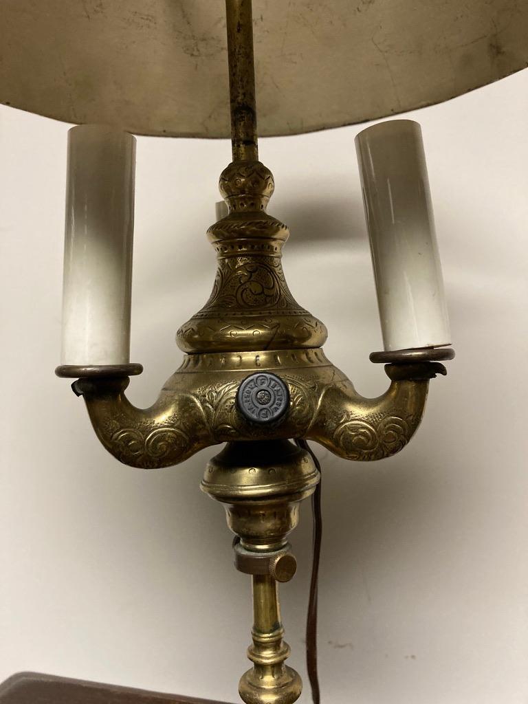Französische Bouillotte-Lampe aus dem 19. Jahrhundert mit grünem Tole-Schirm im Angebot 2