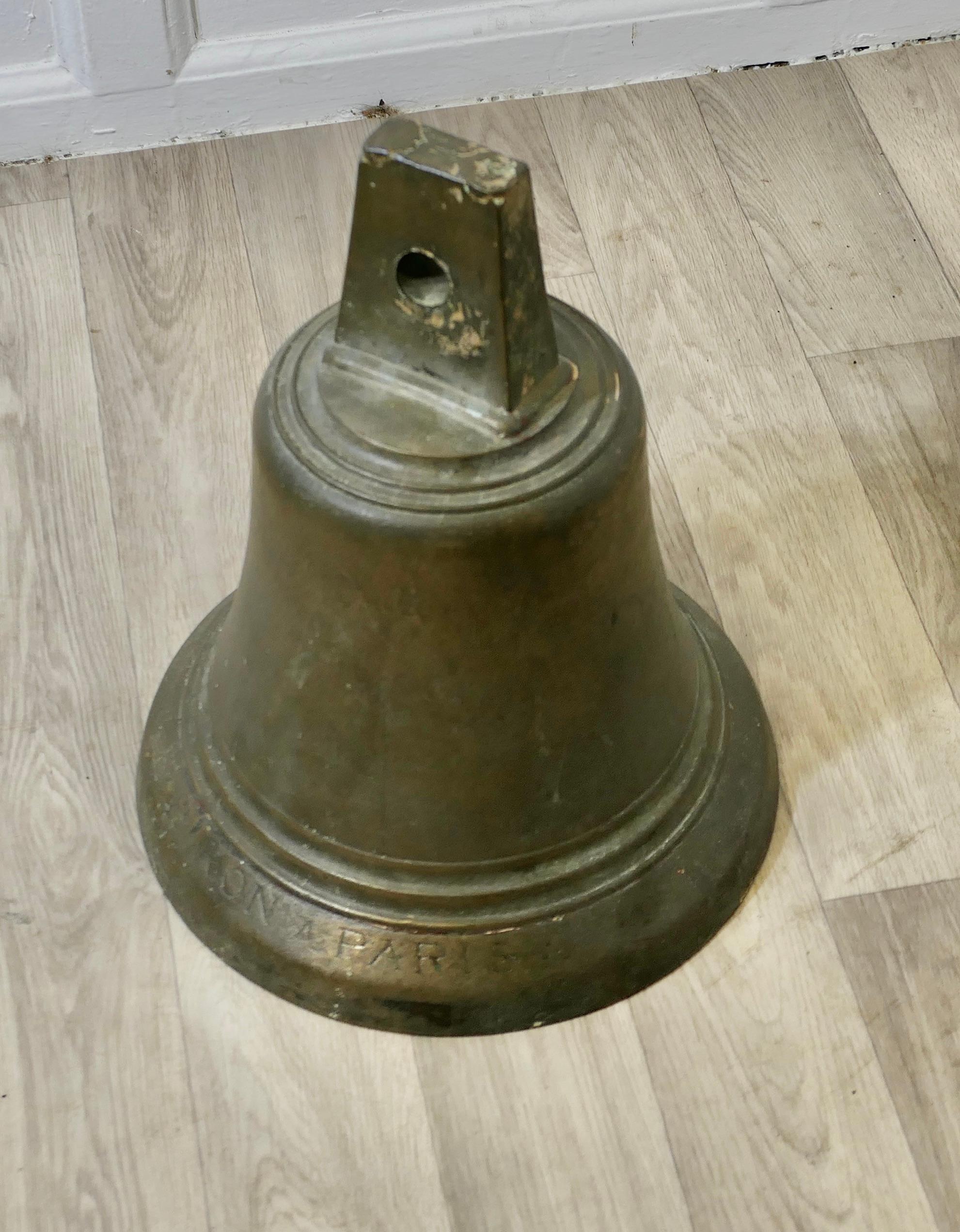 Campana francesa de bronce del siglo XVIII de Biron PARIS en venta 2