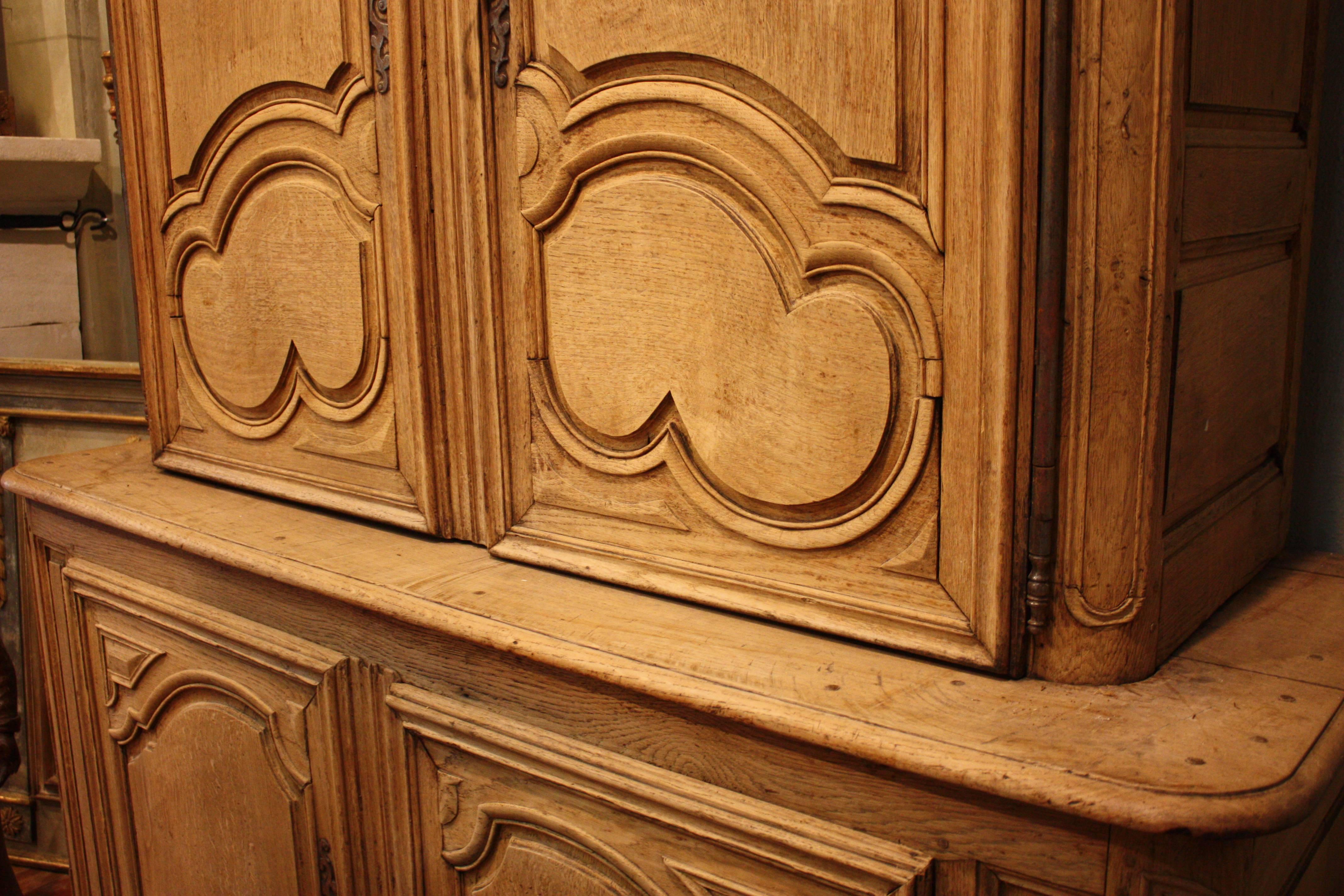 18th Century French Buffet a Deux Corps in Oak with Hand-Carved Panels 3