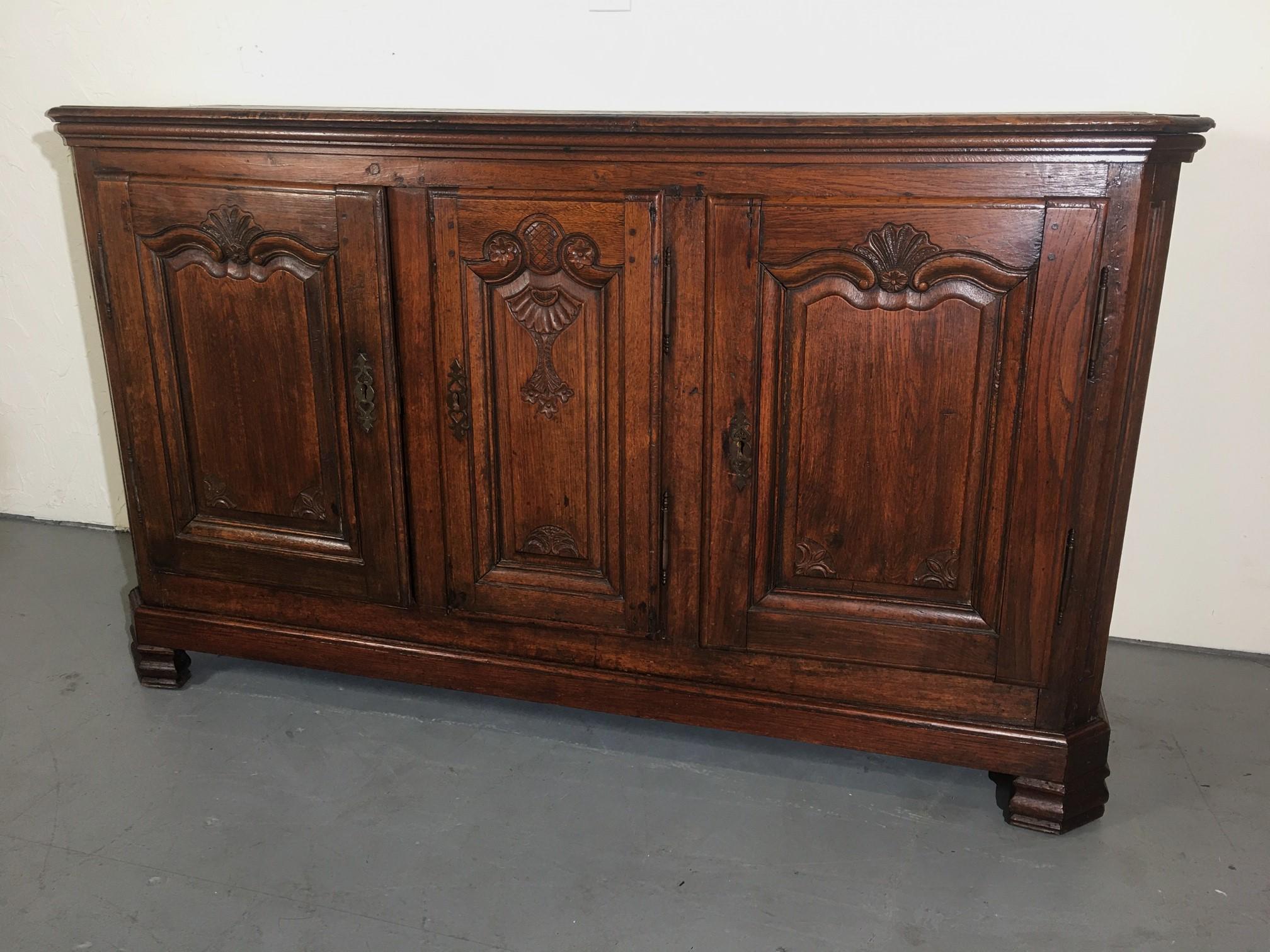 18th Century French Buffet In Good Condition For Sale In Pomona, CA