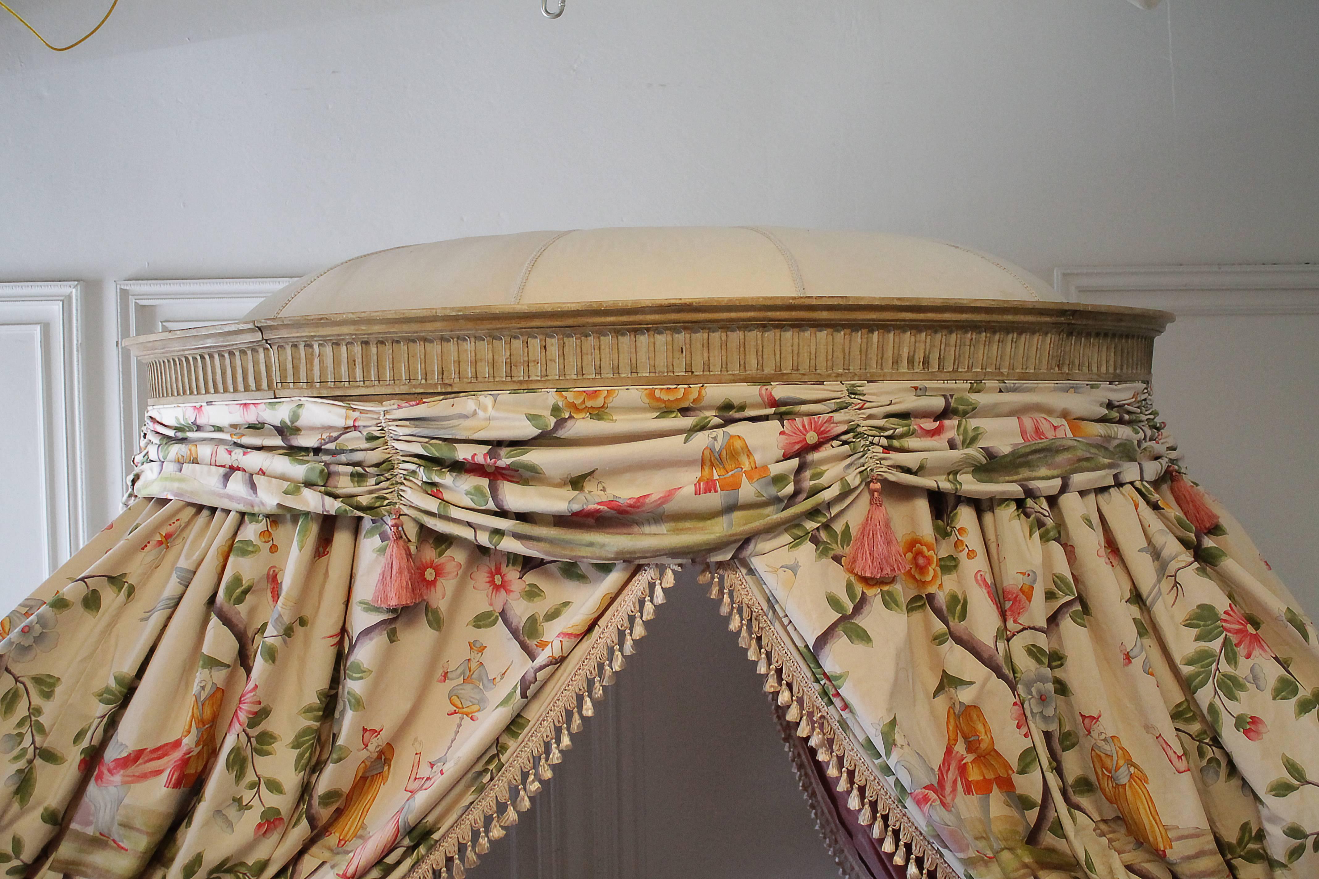 victorian bed crown