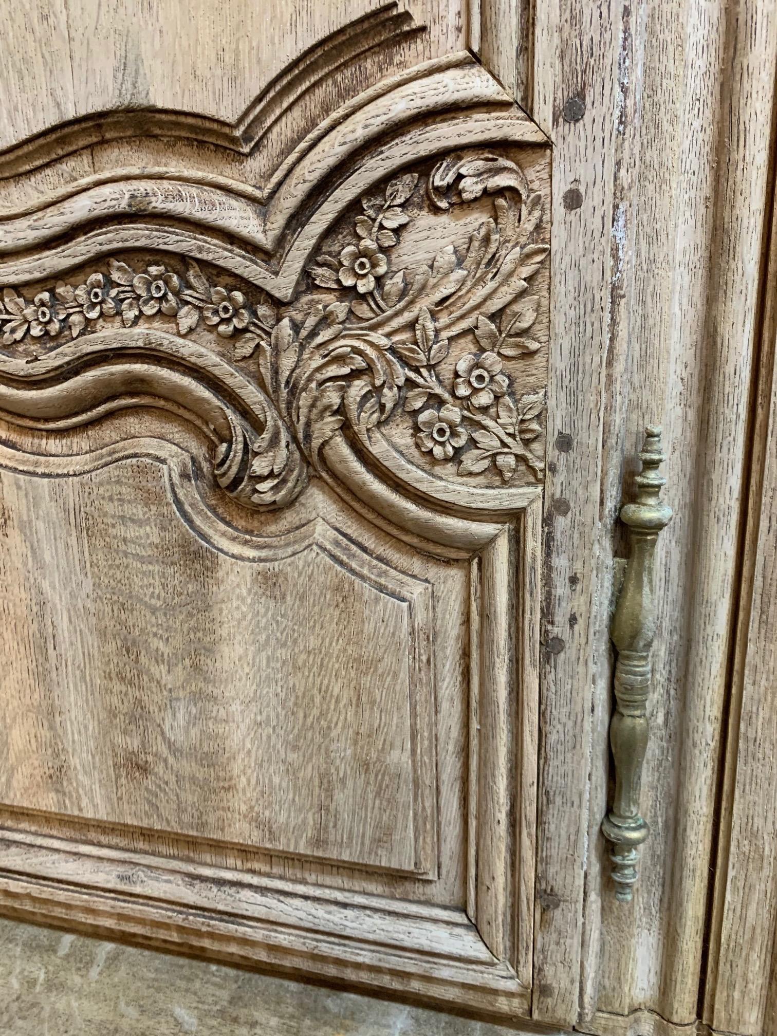 18th Century French Carved and Bleached Oak Buffet Du Corps In Good Condition In Dallas, TX