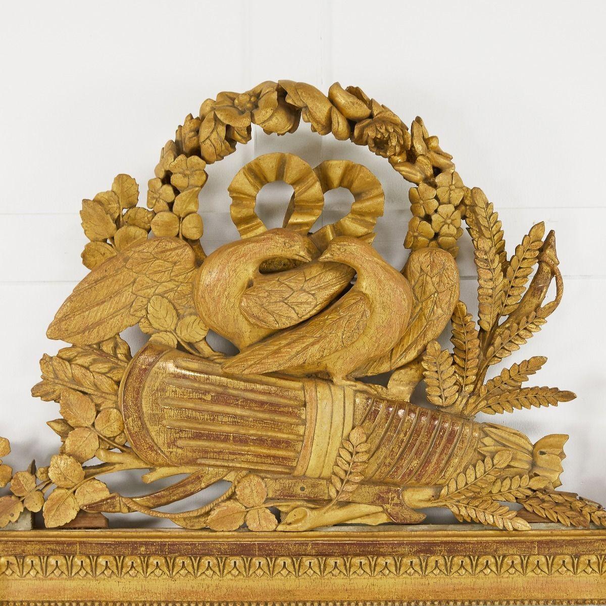 Louis XIV Miroir doré sculpté du XVIIIe siècle en vente