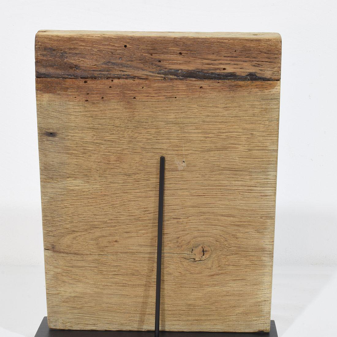 18th Century French Carved Oak Panel Depicting An Angel On An Acanthus Curl For Sale 8