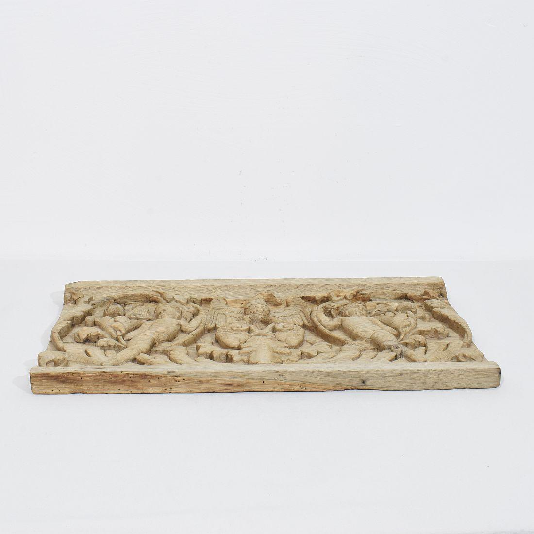 18. Jahrhundert Französisch geschnitzte Eiche Panel, das zwei Engel und ein Adler zeigt im Angebot 13