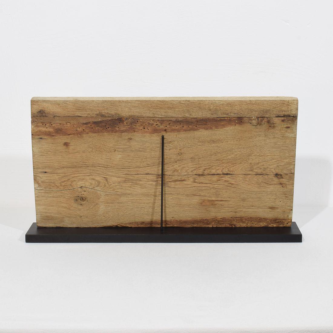 18. Jahrhundert Französisch geschnitzte Eiche Panel, das zwei Engel und ein Adler zeigt im Zustand „Gut“ im Angebot in Buisson, FR