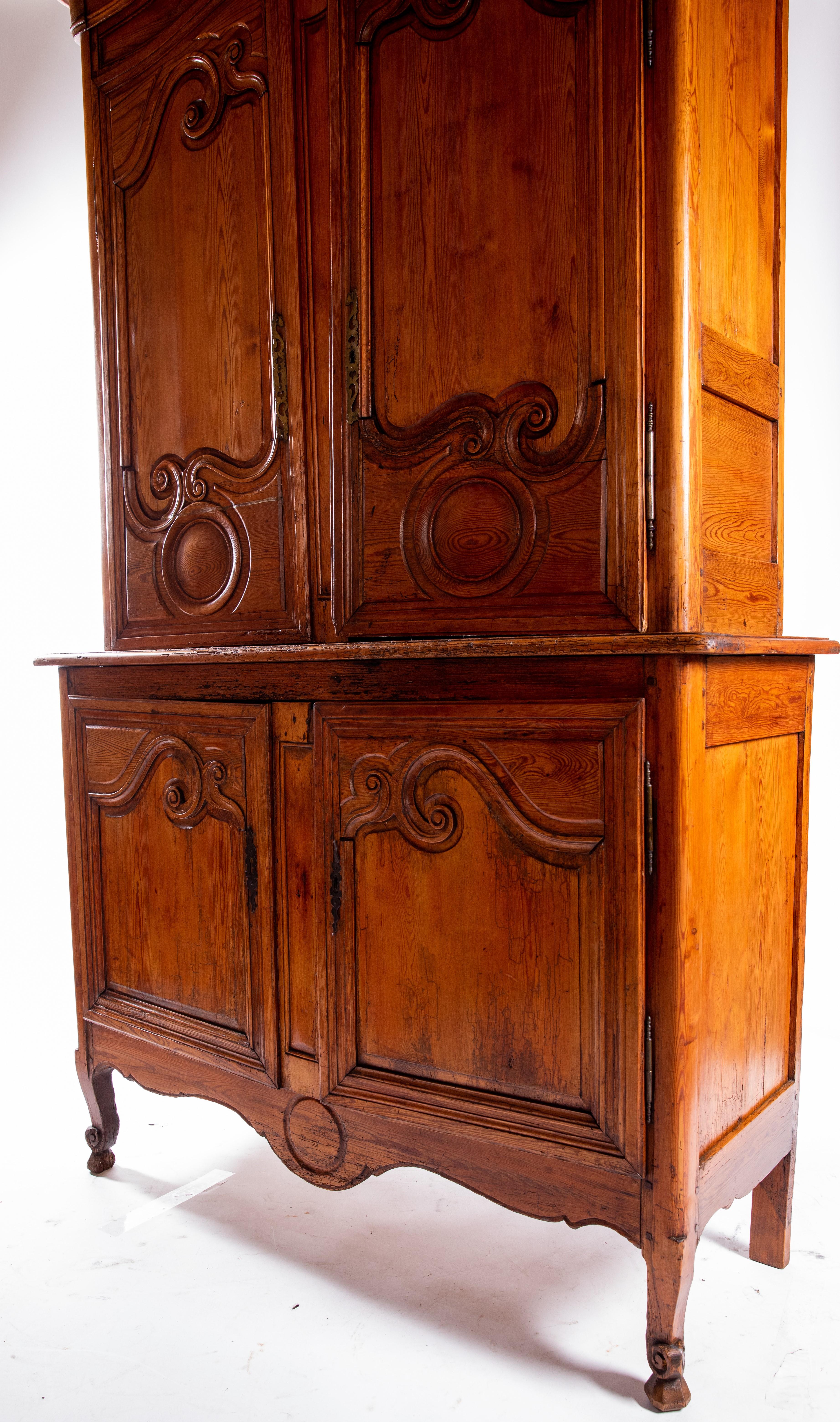 European 18th Century French Carved Pine Hutch For Sale