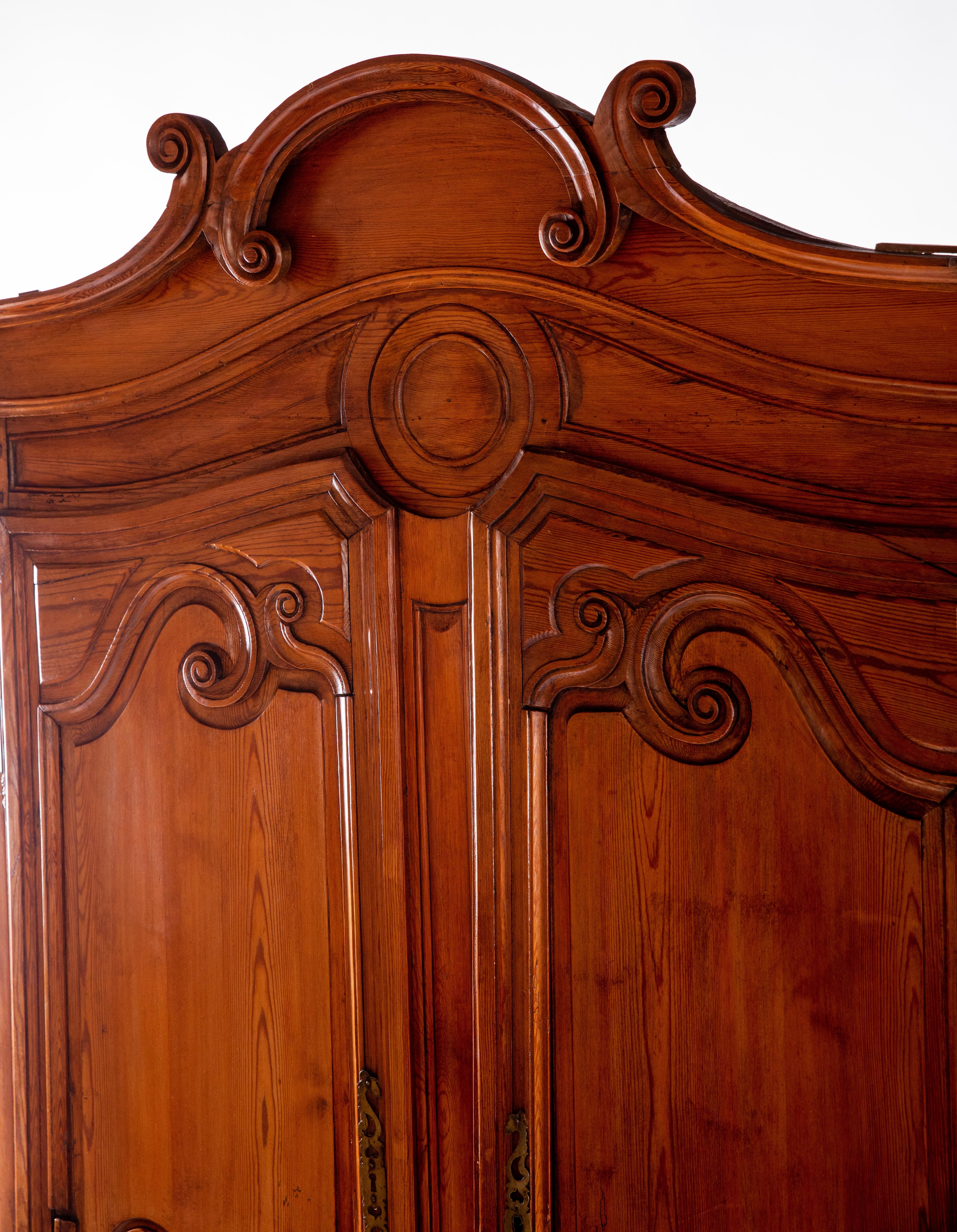 Hand-Carved 18th Century French Carved Pine Hutch For Sale