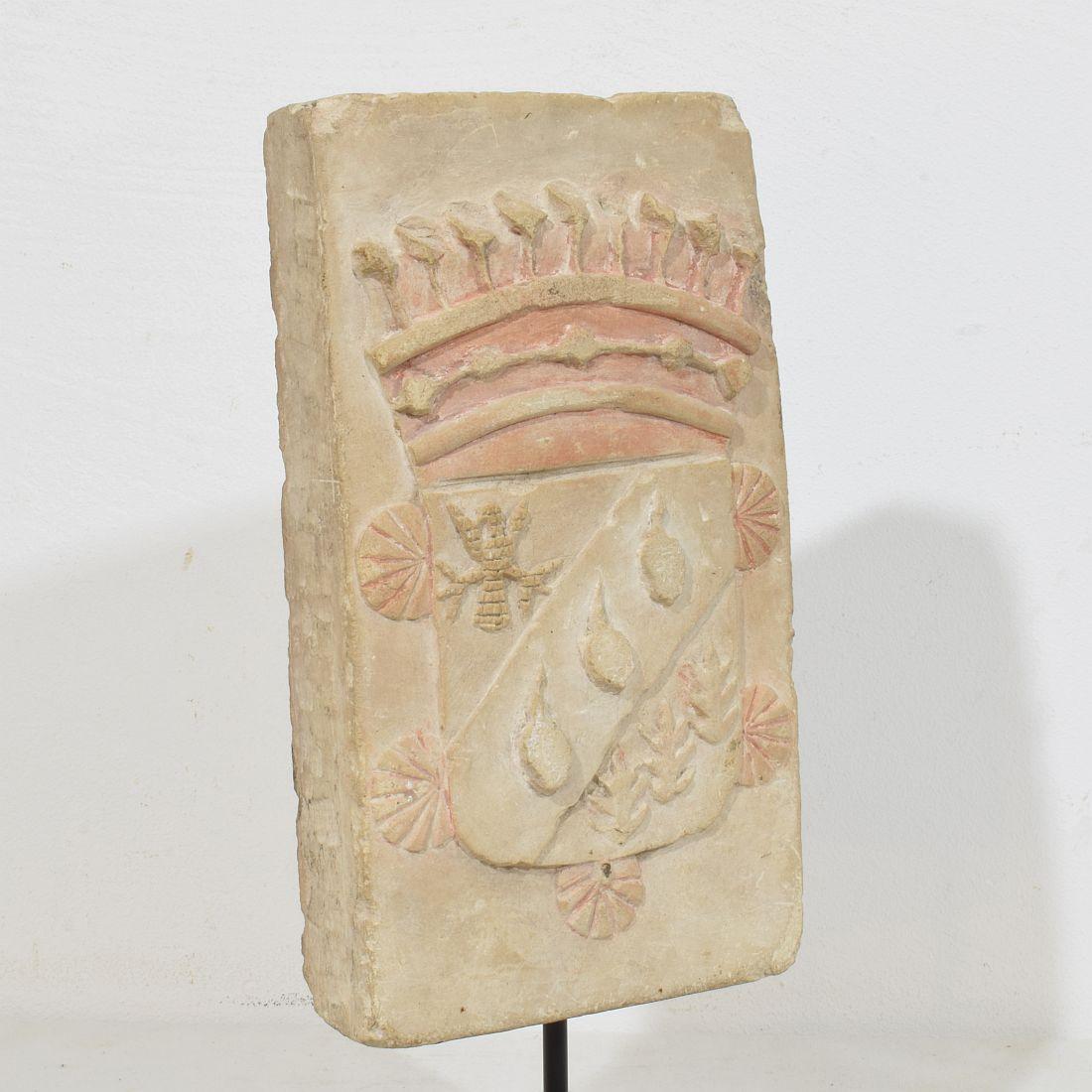 Stemma francese in pietra intagliata del XVIII secolo in vendita 1