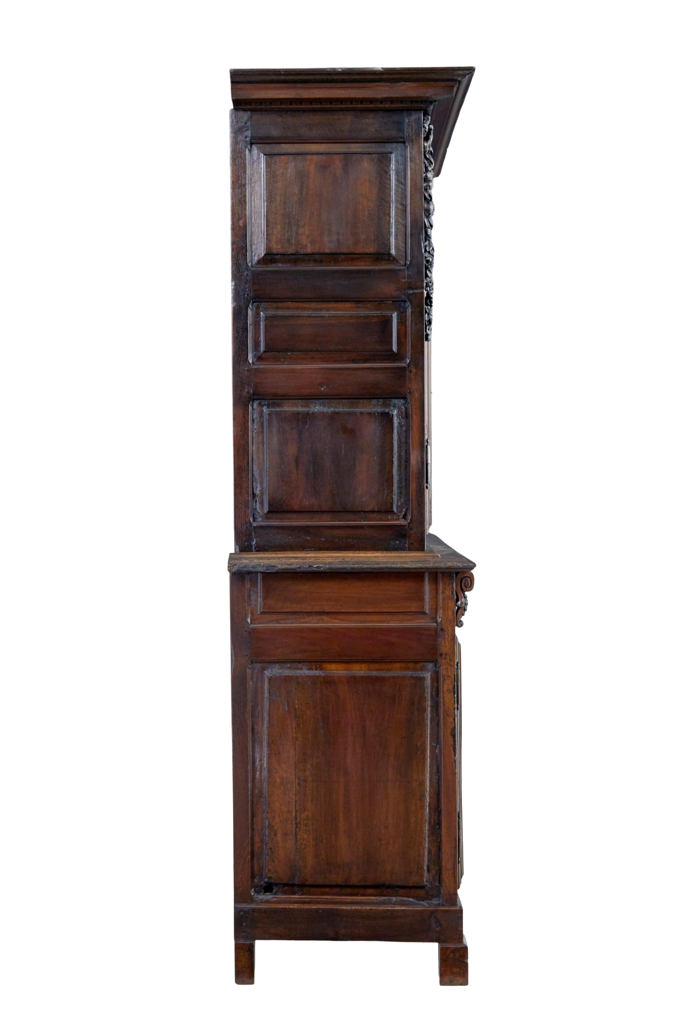 18th Century French carved walnut cupboard In Good Condition For Sale In Debenham, Suffolk
