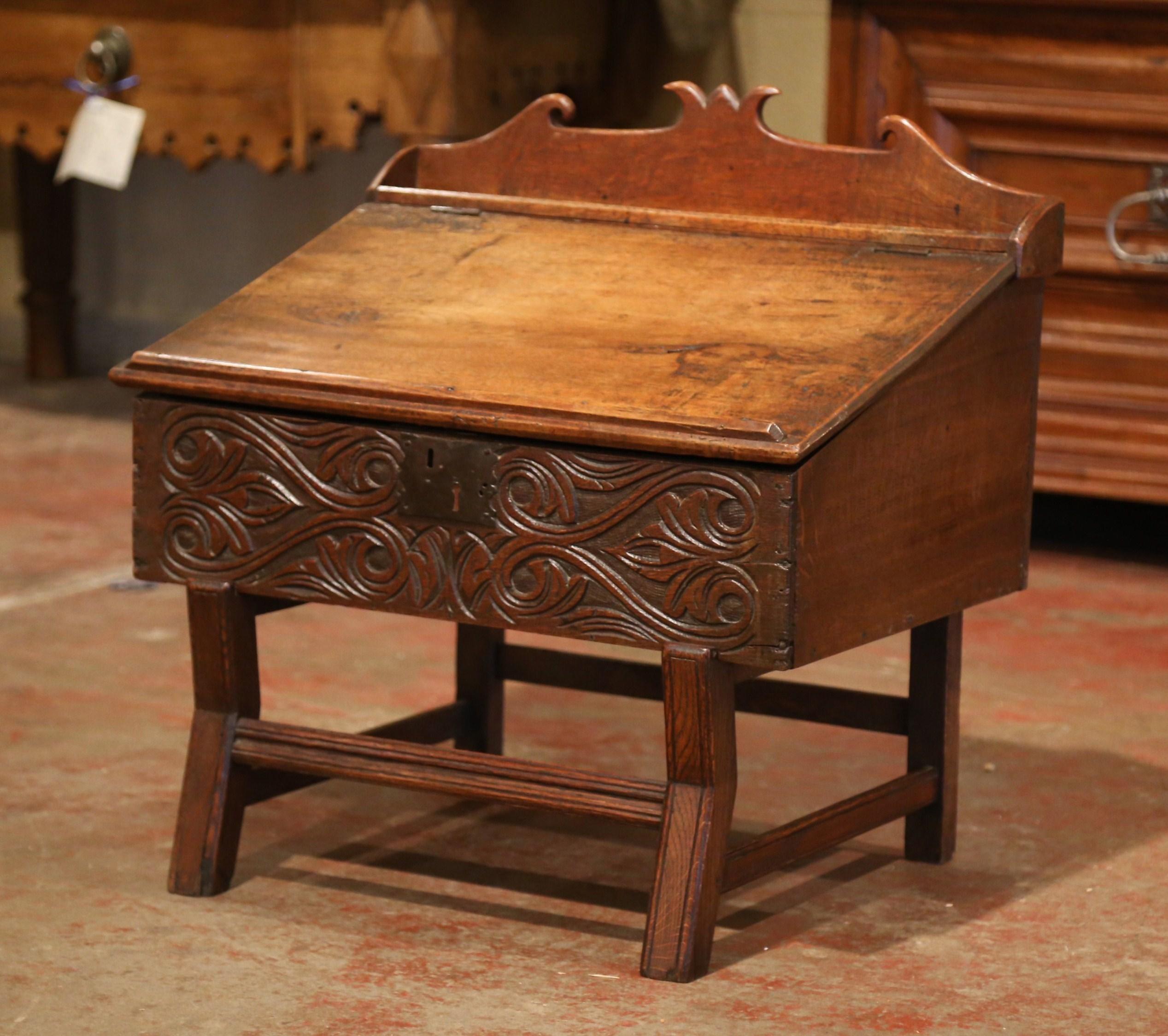 18th Century French Carved Walnut Desk on Legs with Slant Top and Inside Storage In Excellent Condition For Sale In Dallas, TX
