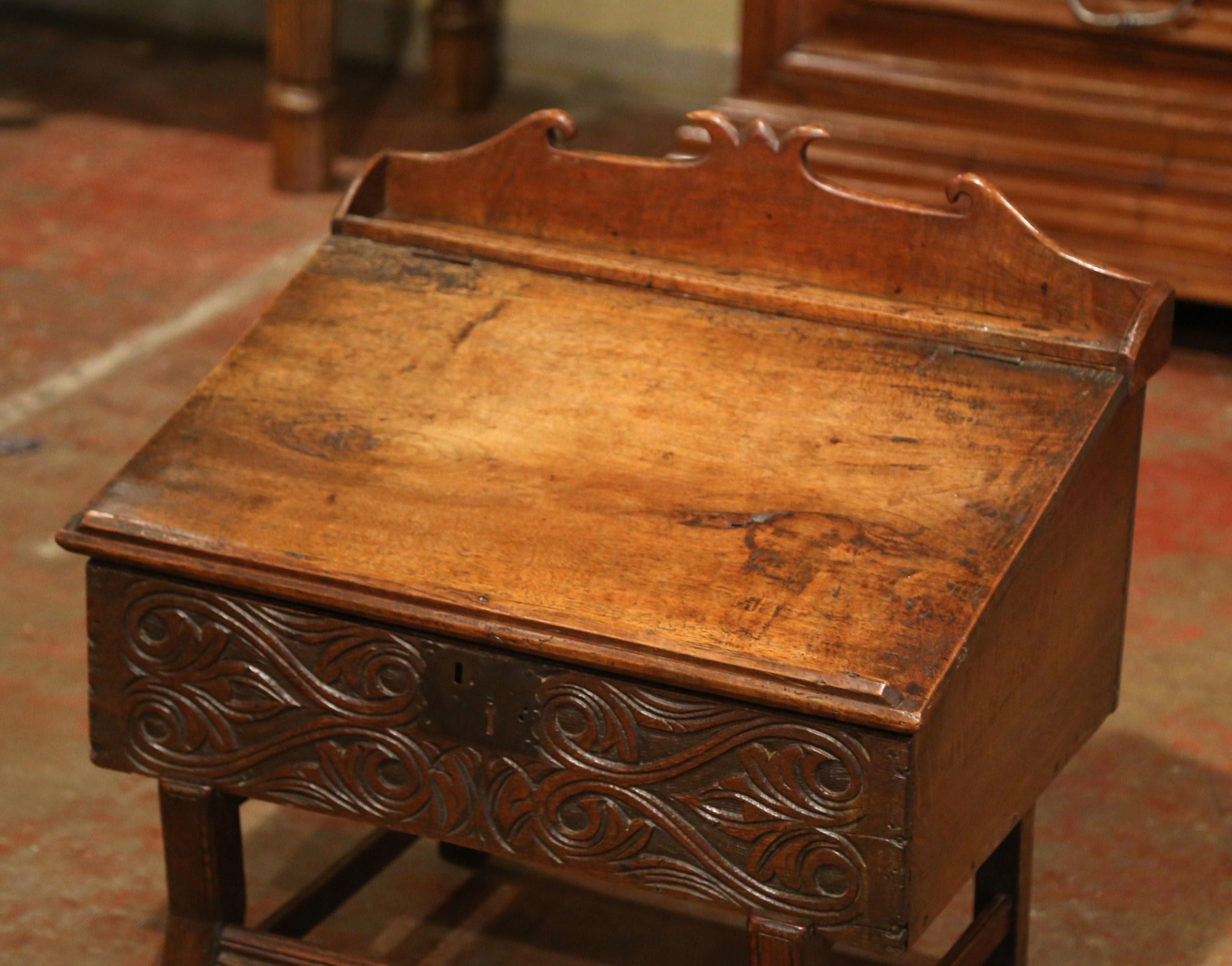 18th Century French Carved Walnut Desk on Legs with Slant Top and Inside Storage For Sale 1