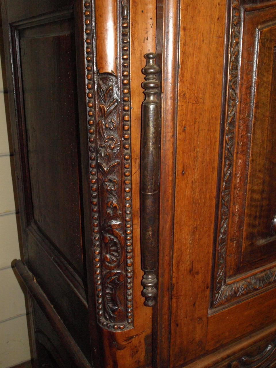 18th Century French Carved Walnut Glass Door Cupboard For Sale 5