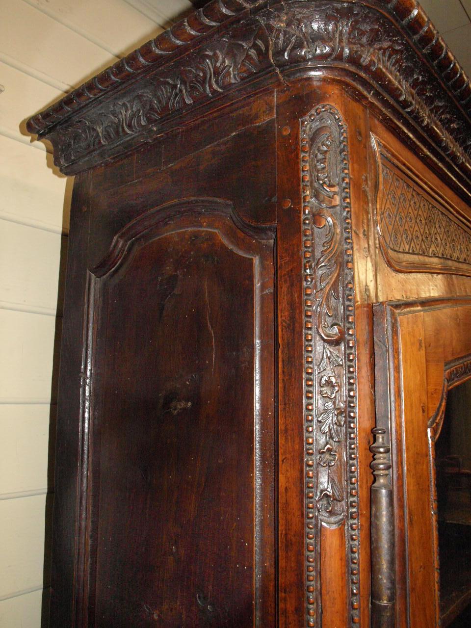 18th Century French Carved Walnut Glass Door Cupboard For Sale 10