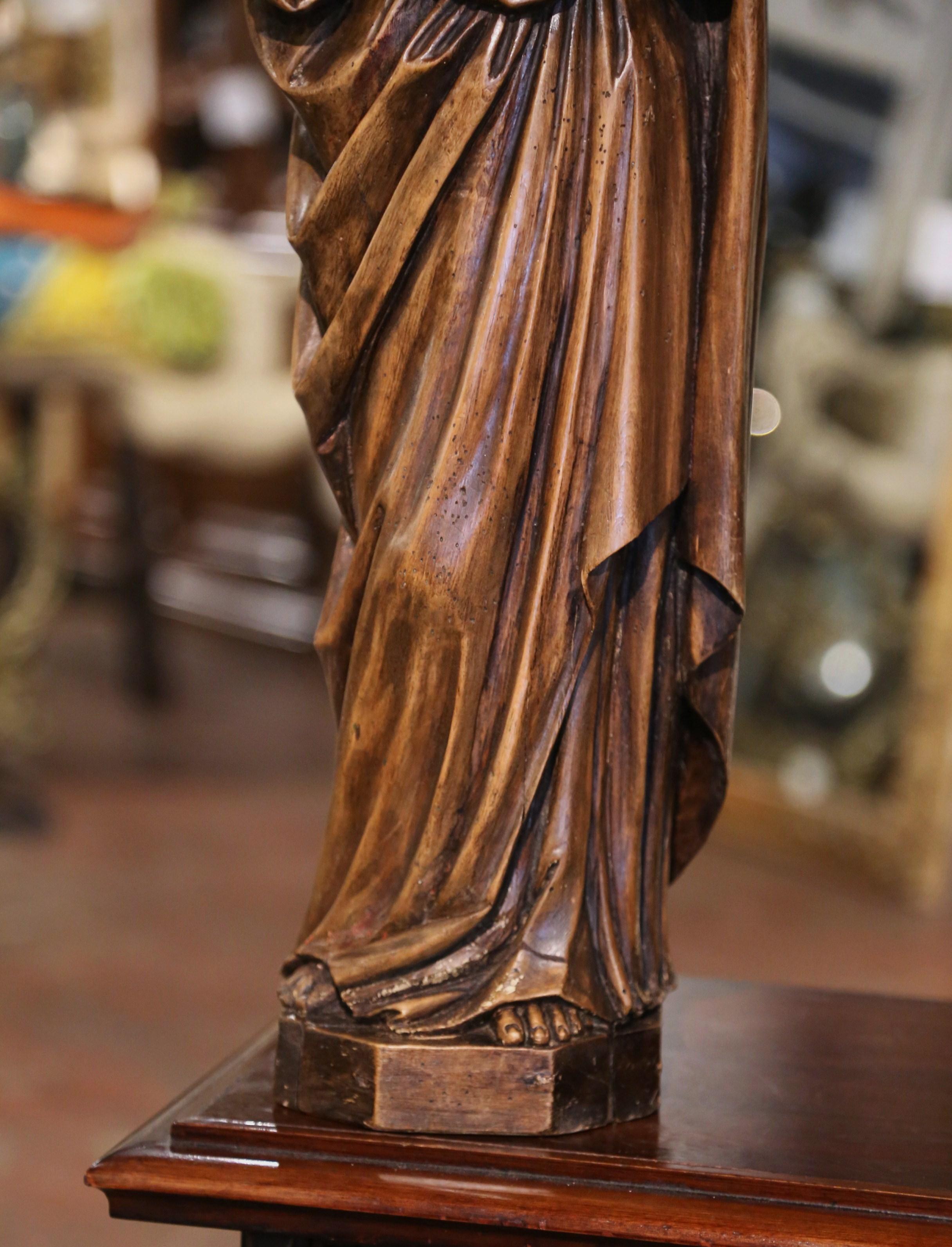 18th Century French Carved Walnut Statue of Jesus Christ In Good Condition For Sale In Dallas, TX