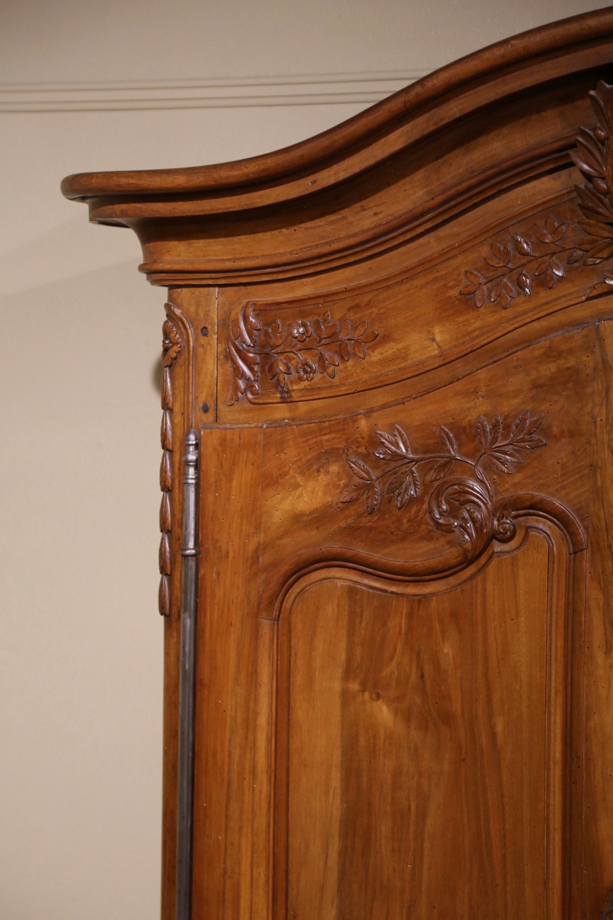18th Century French Carved Walnut Wedding Armoire from Provence For Sale 4