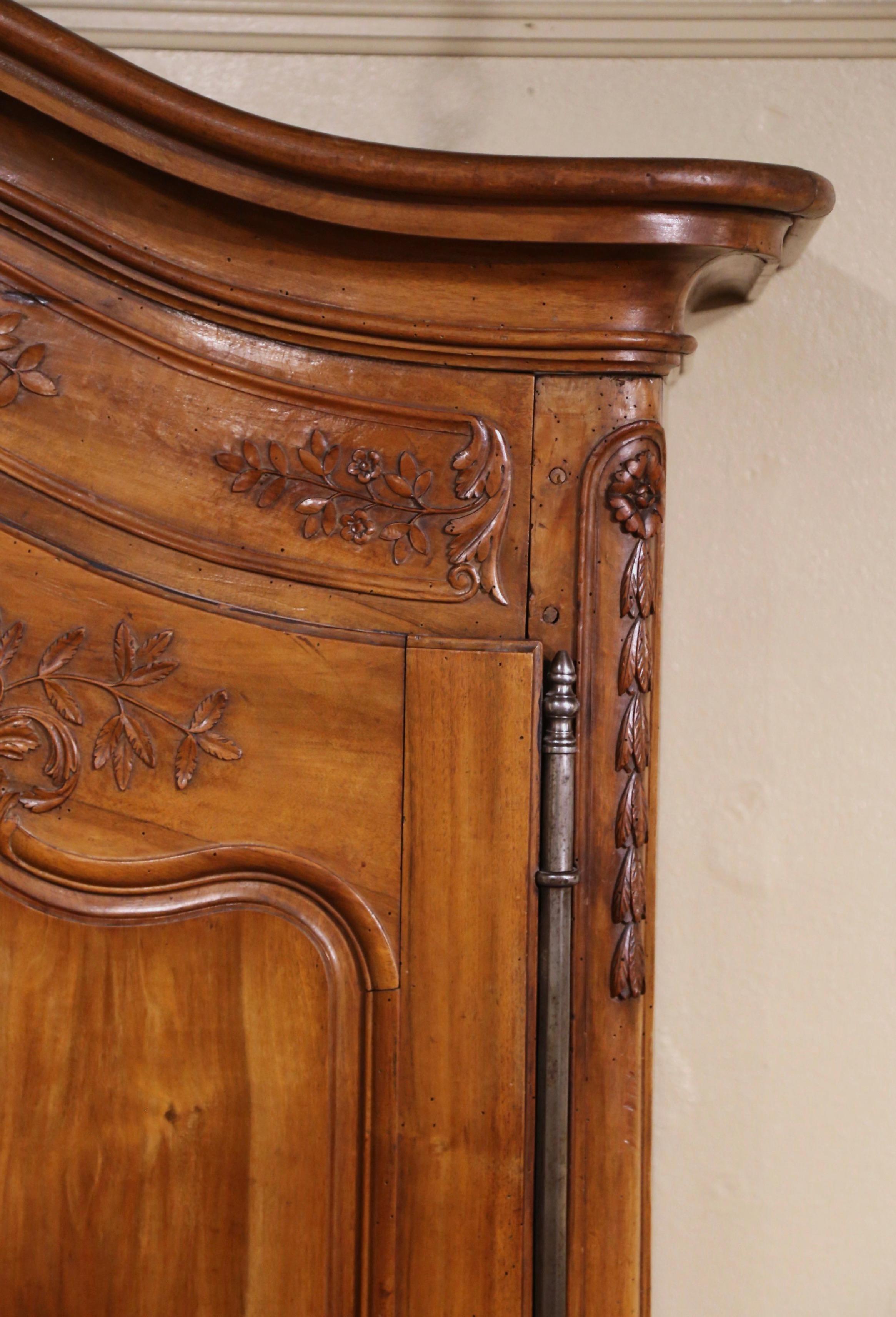 18th Century French Carved Walnut Wedding Armoire from Provence For Sale 5