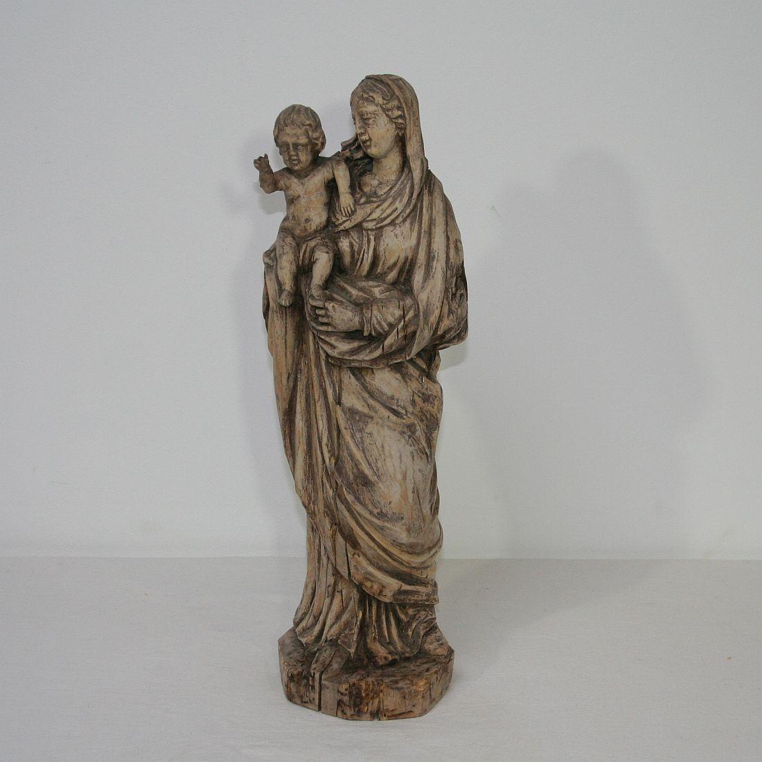 18th Century French Carved Wooden Madonna with Child In Fair Condition In Buisson, FR