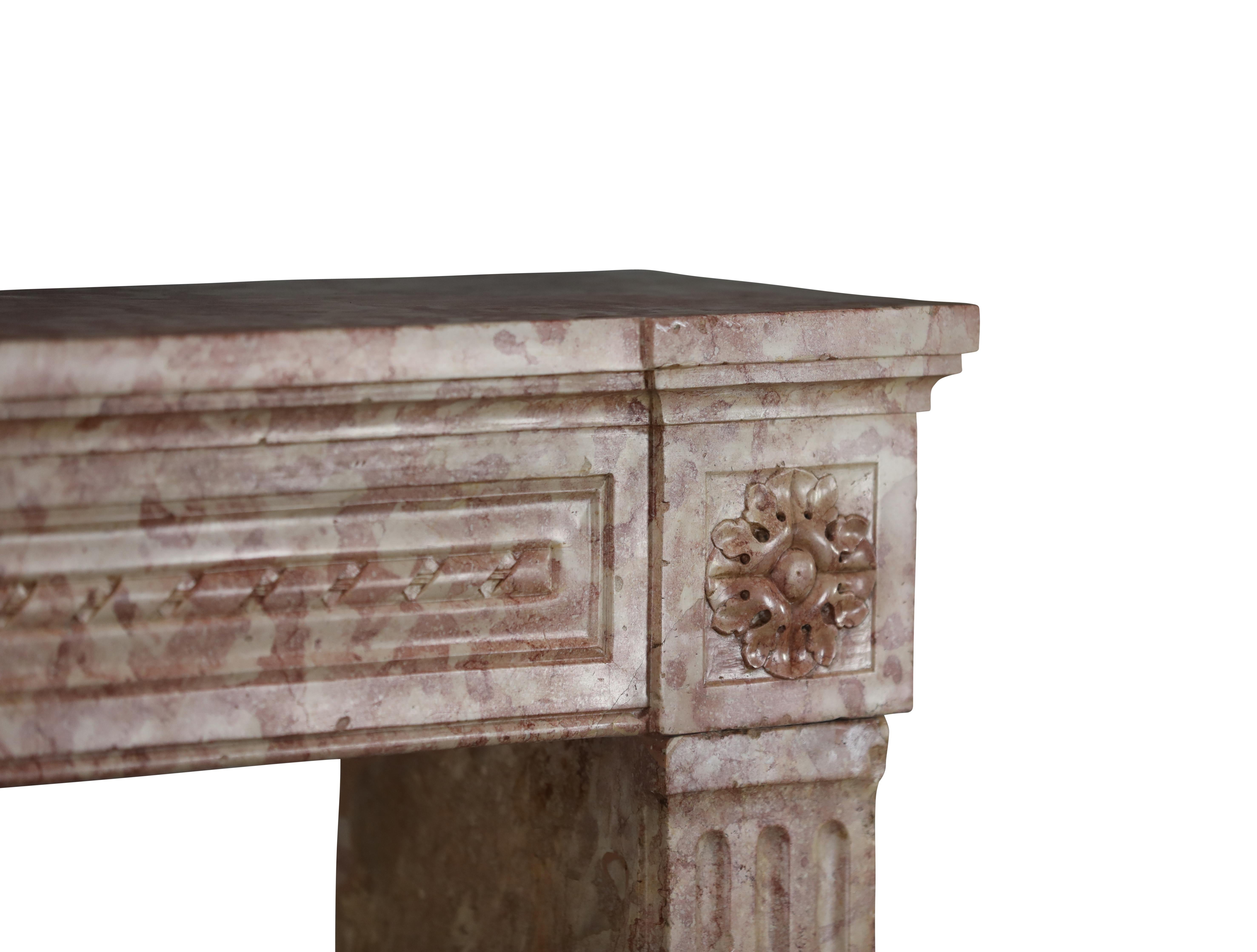 18th Century French Castle Fireplace In Rose And Ivory Marble Stone For Sale 5