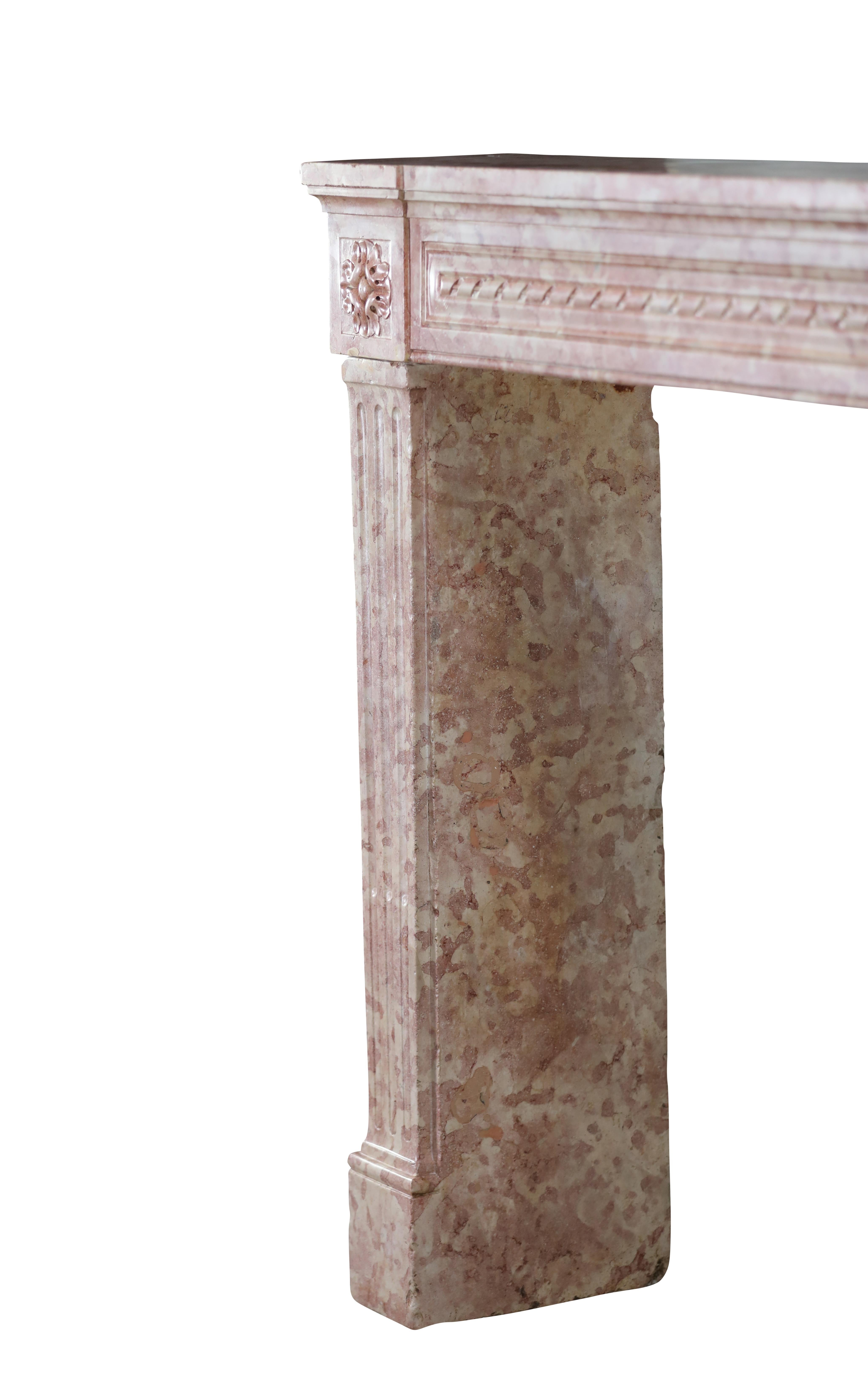 18th Century French Castle Fireplace In Rose And Ivory Marble Stone For Sale 6